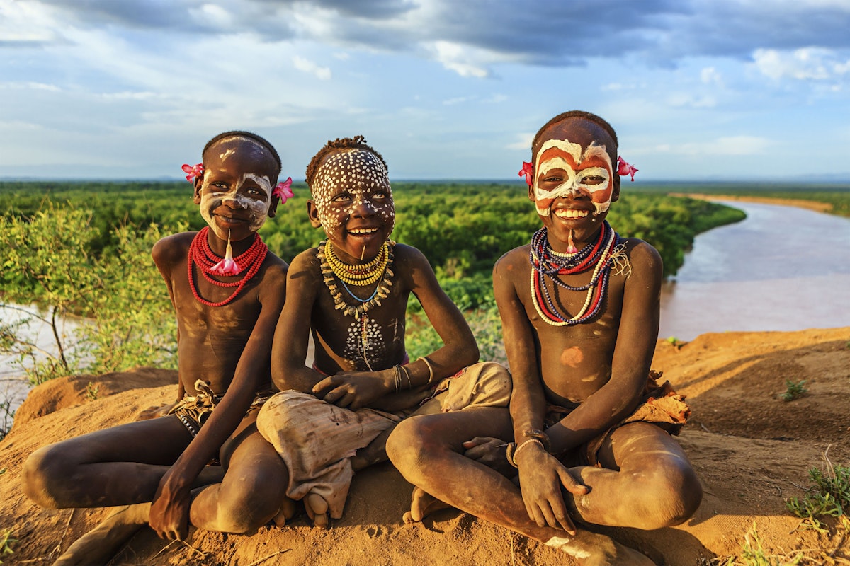 2-omo-valley-tribe-ethiopia-