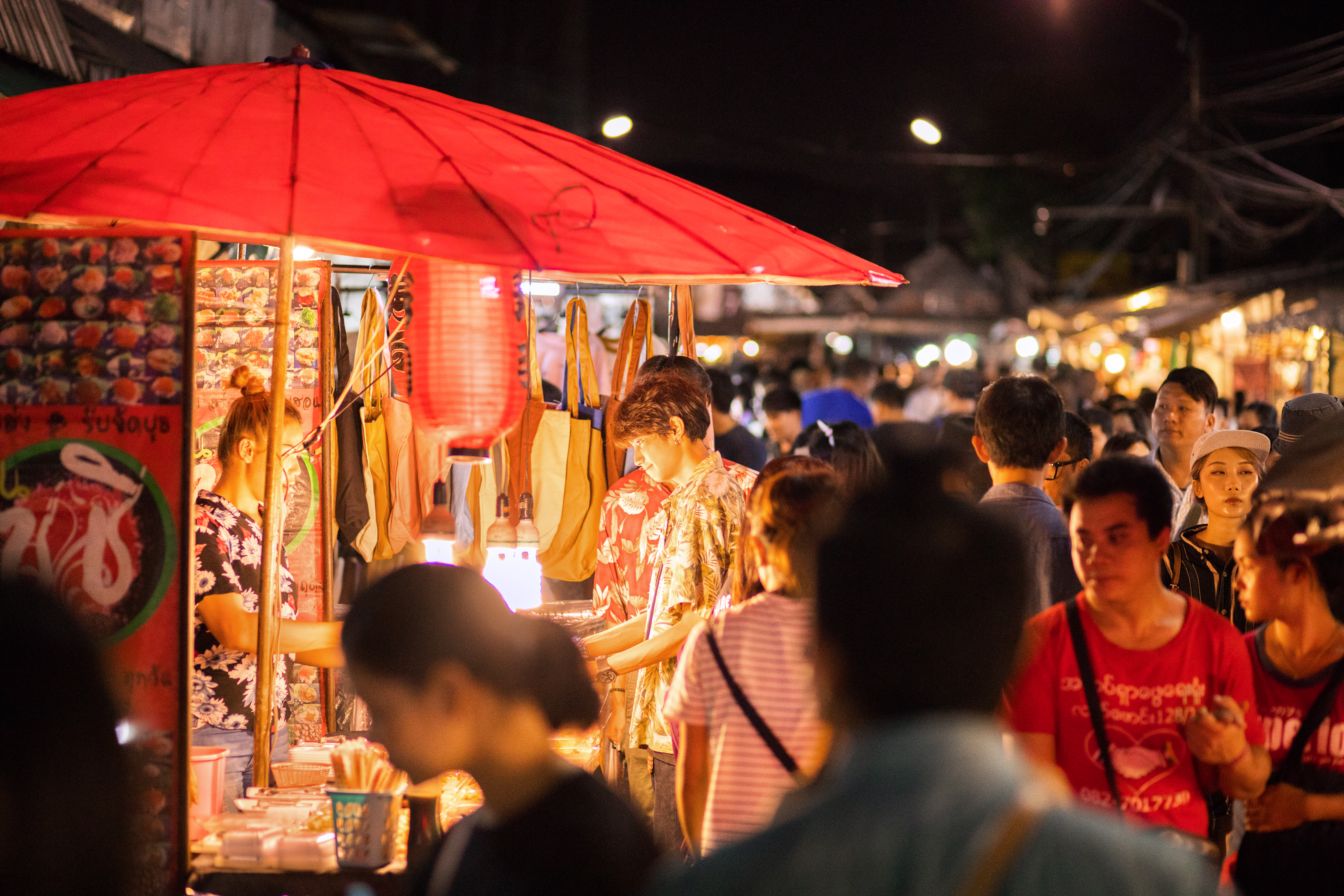 Explore the night markets of Ayutthaya