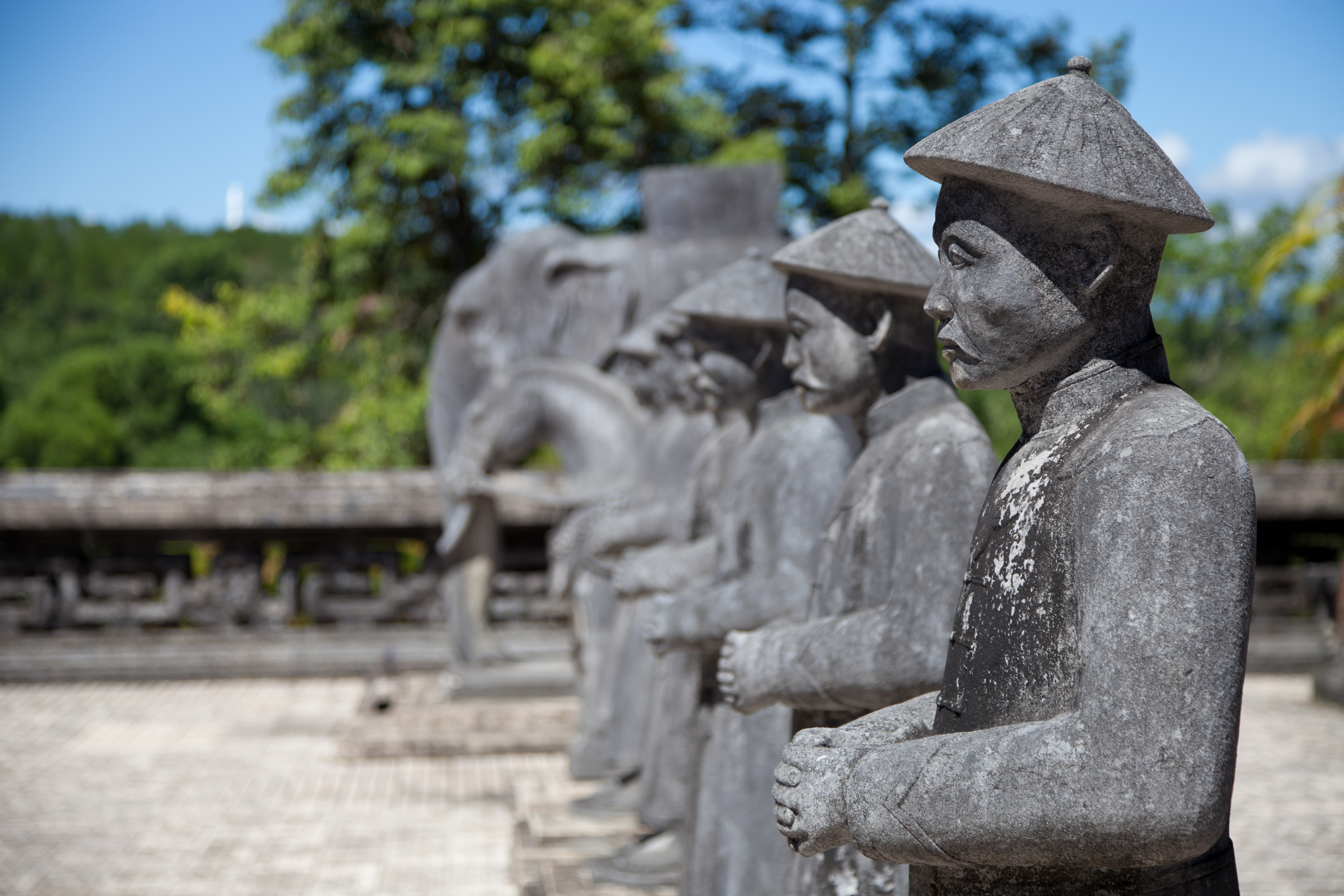 Take a tour of Hue city