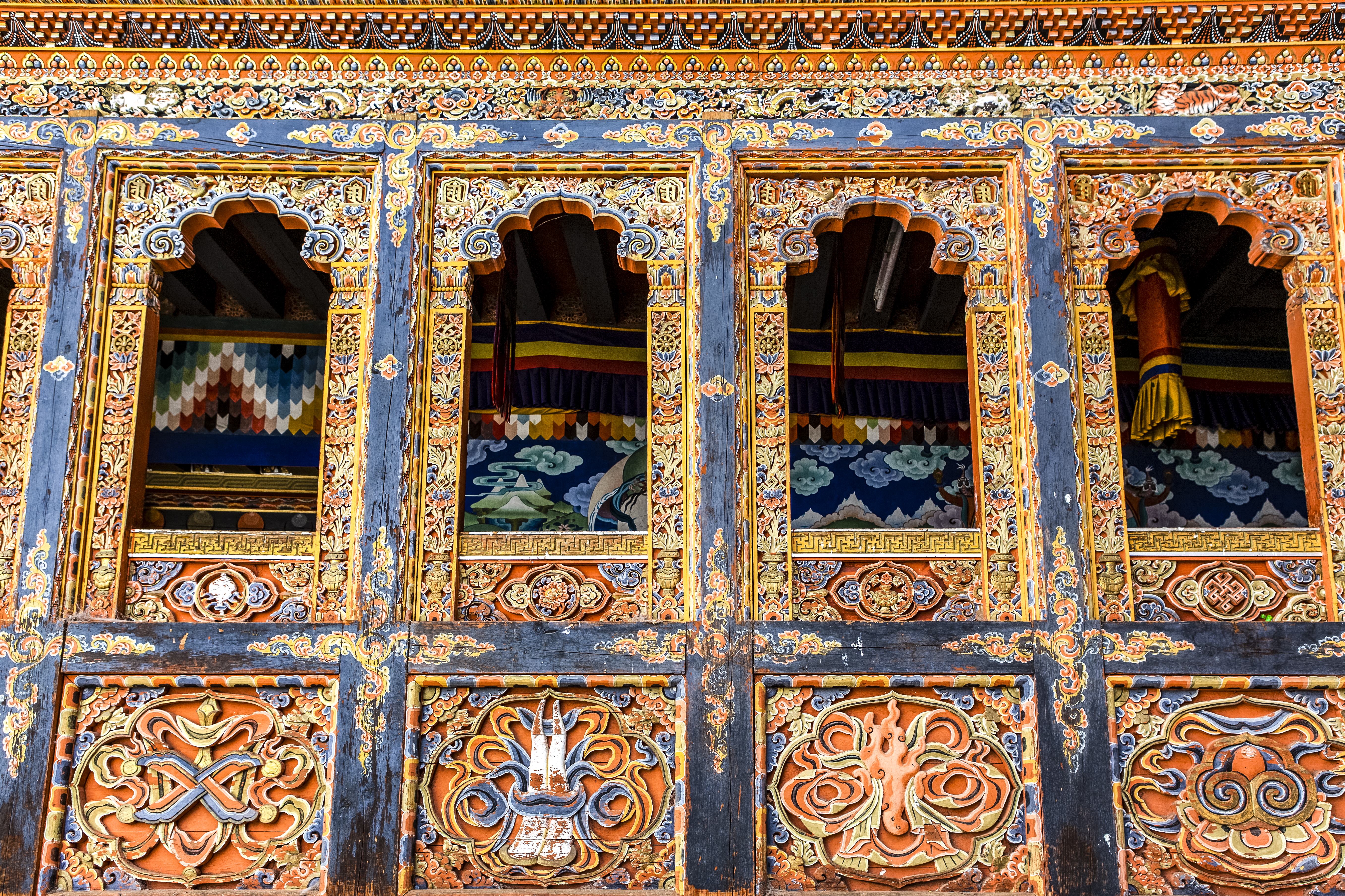 Hike to the Tango Goemba monastery for a picnic