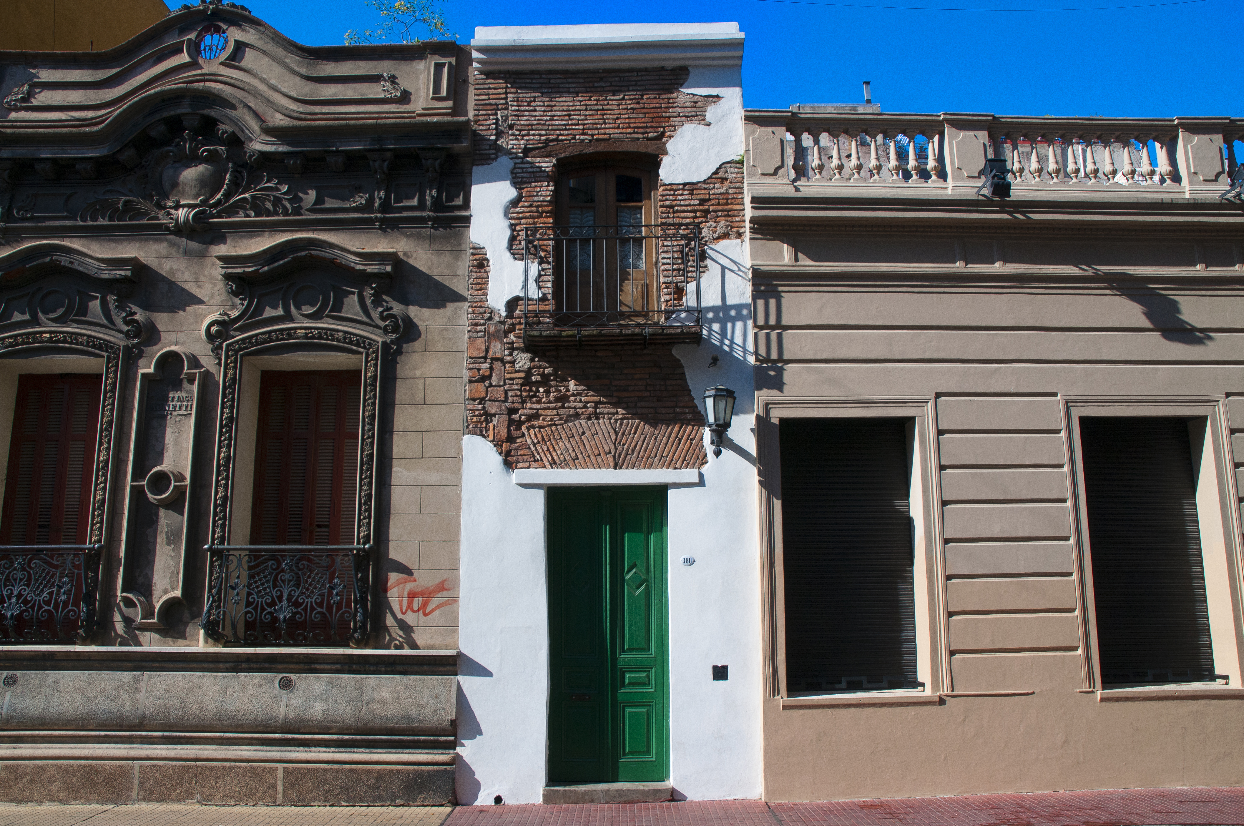 Learn about urban history at El Zanjon de Granados