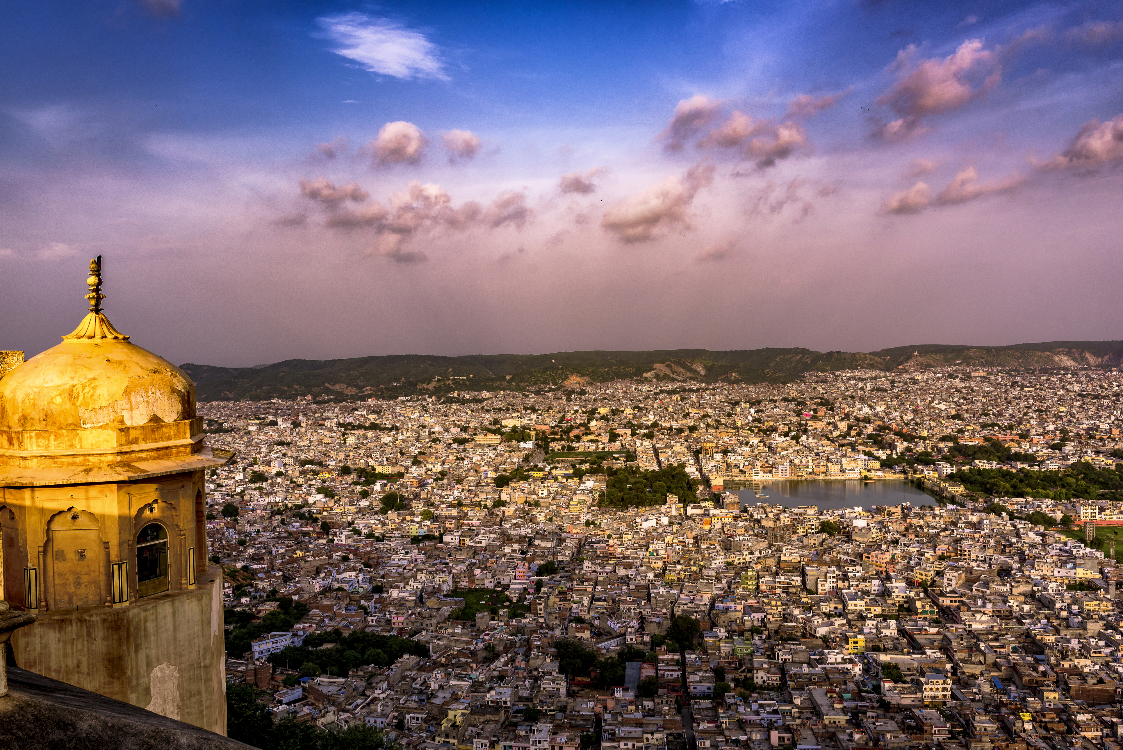 Go on an evening walking tour in Jaipur