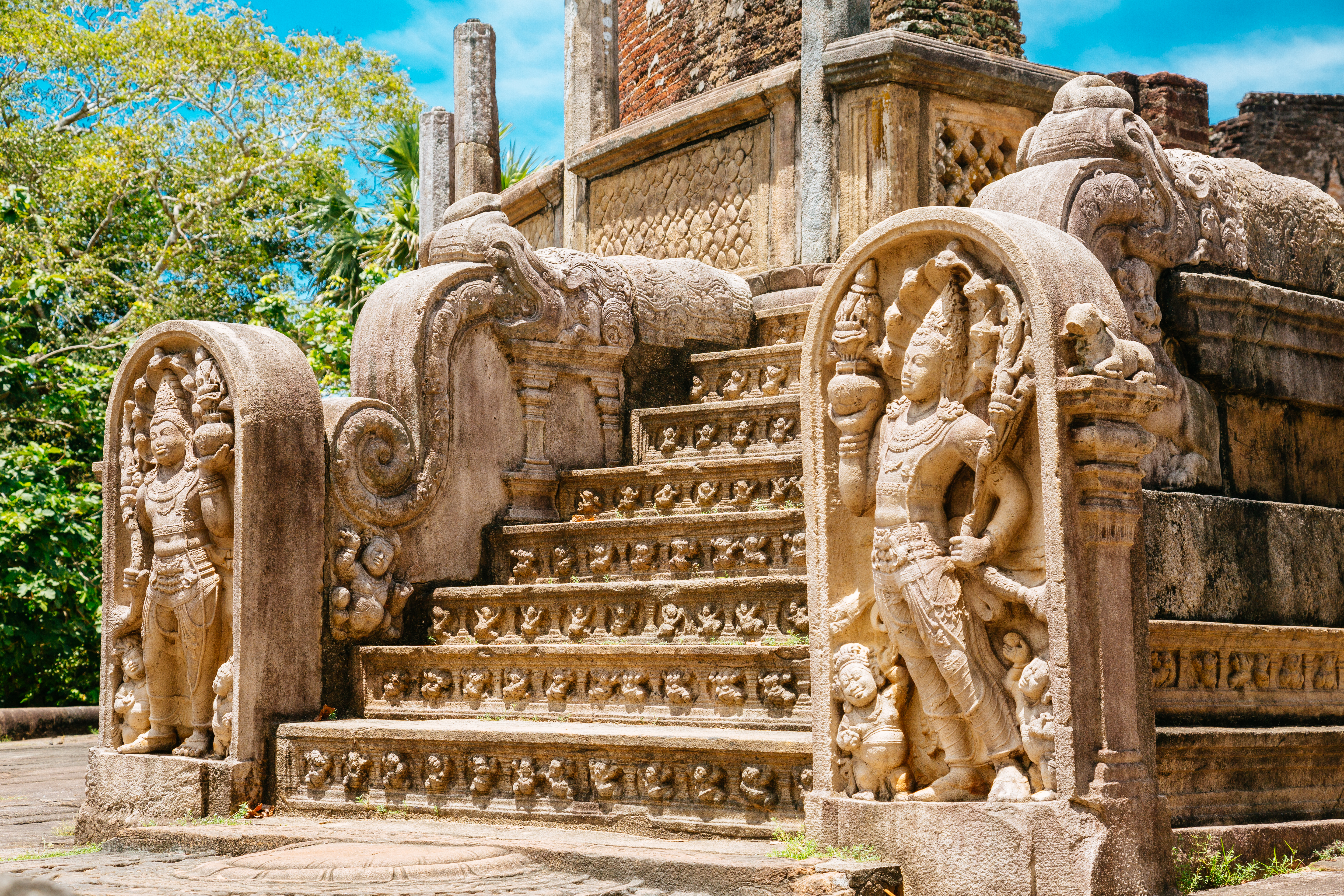 Visit Polonnaruwa from Anuradhapura