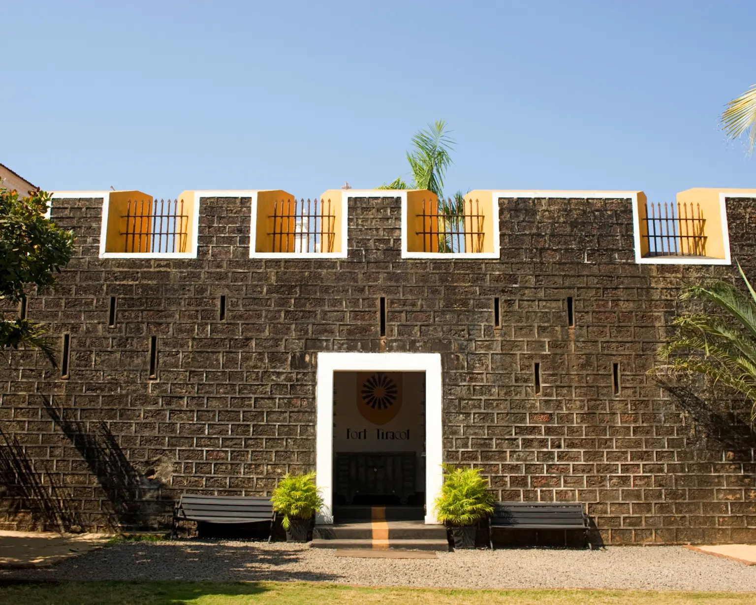 Visit the Reis Magos Fort 