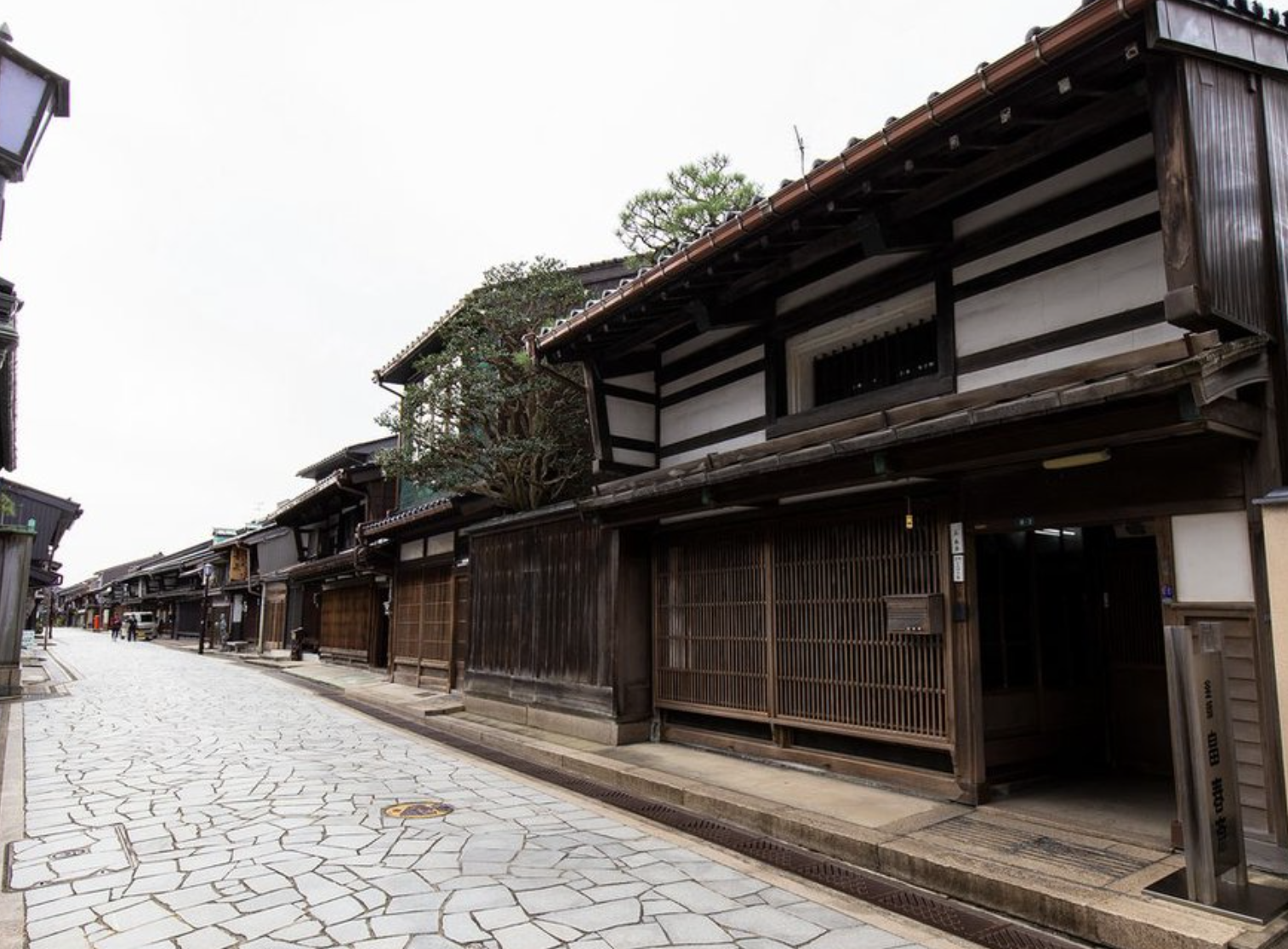 Take a walking tour of Kanayamachi, Takaoka | Timbuktu Travel
