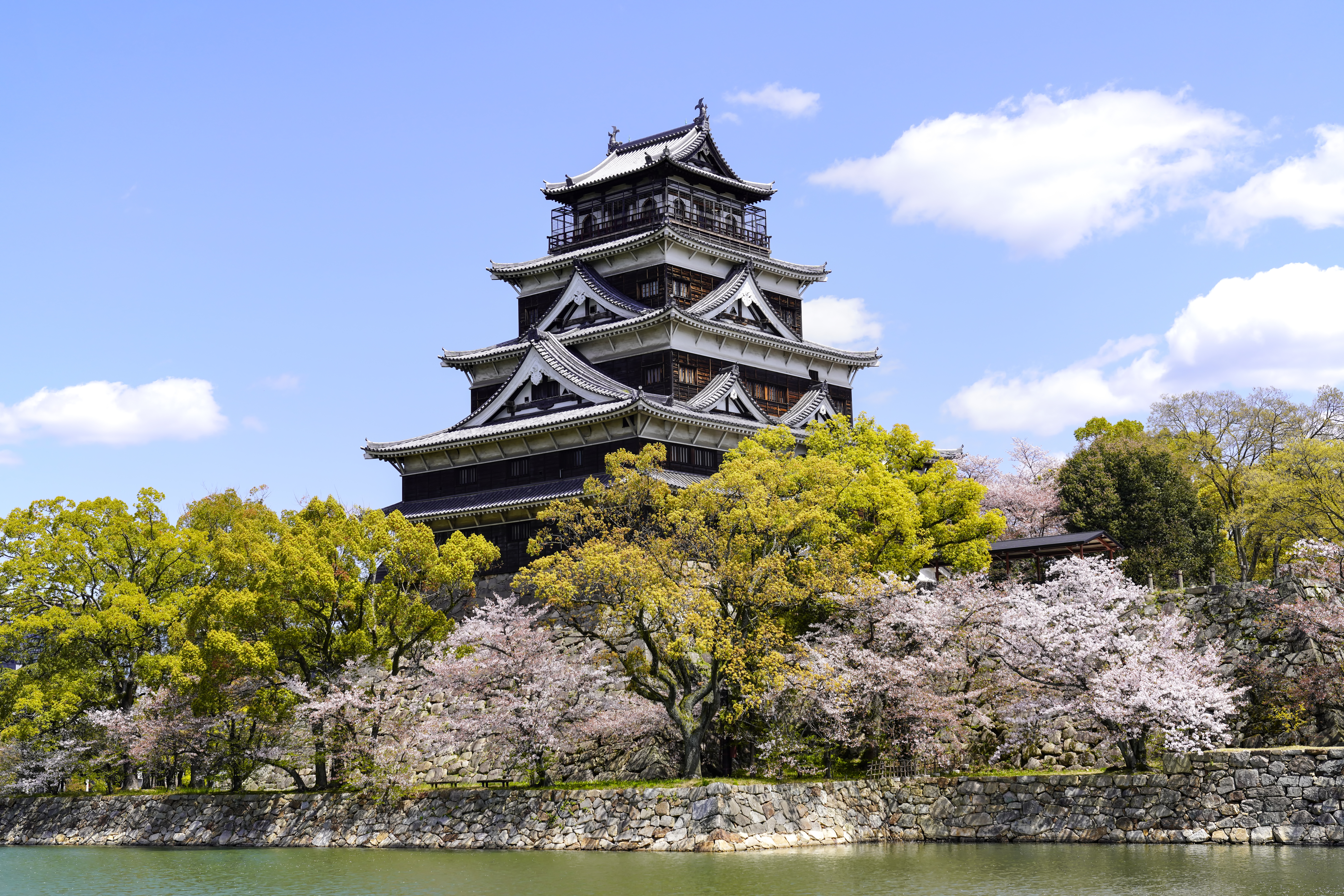 Visit the Hiroshima Castle