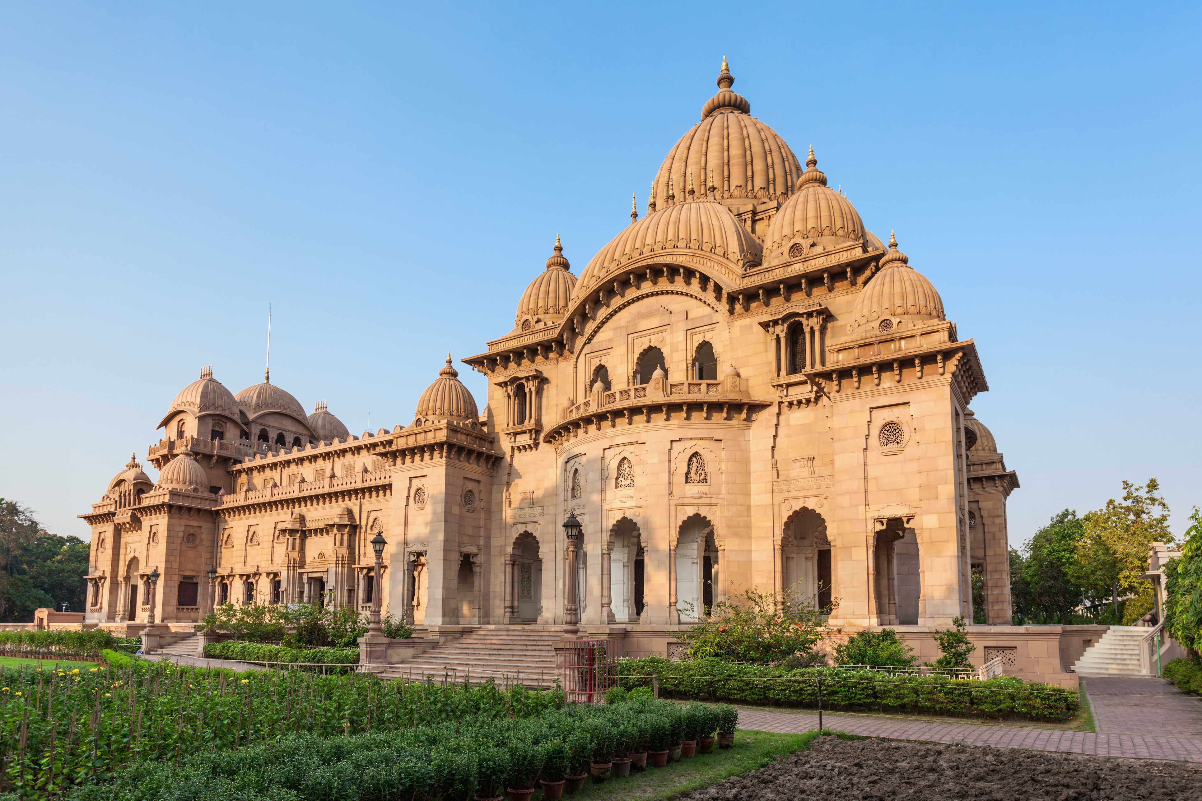 Visit Belur Math temple in Kolkata