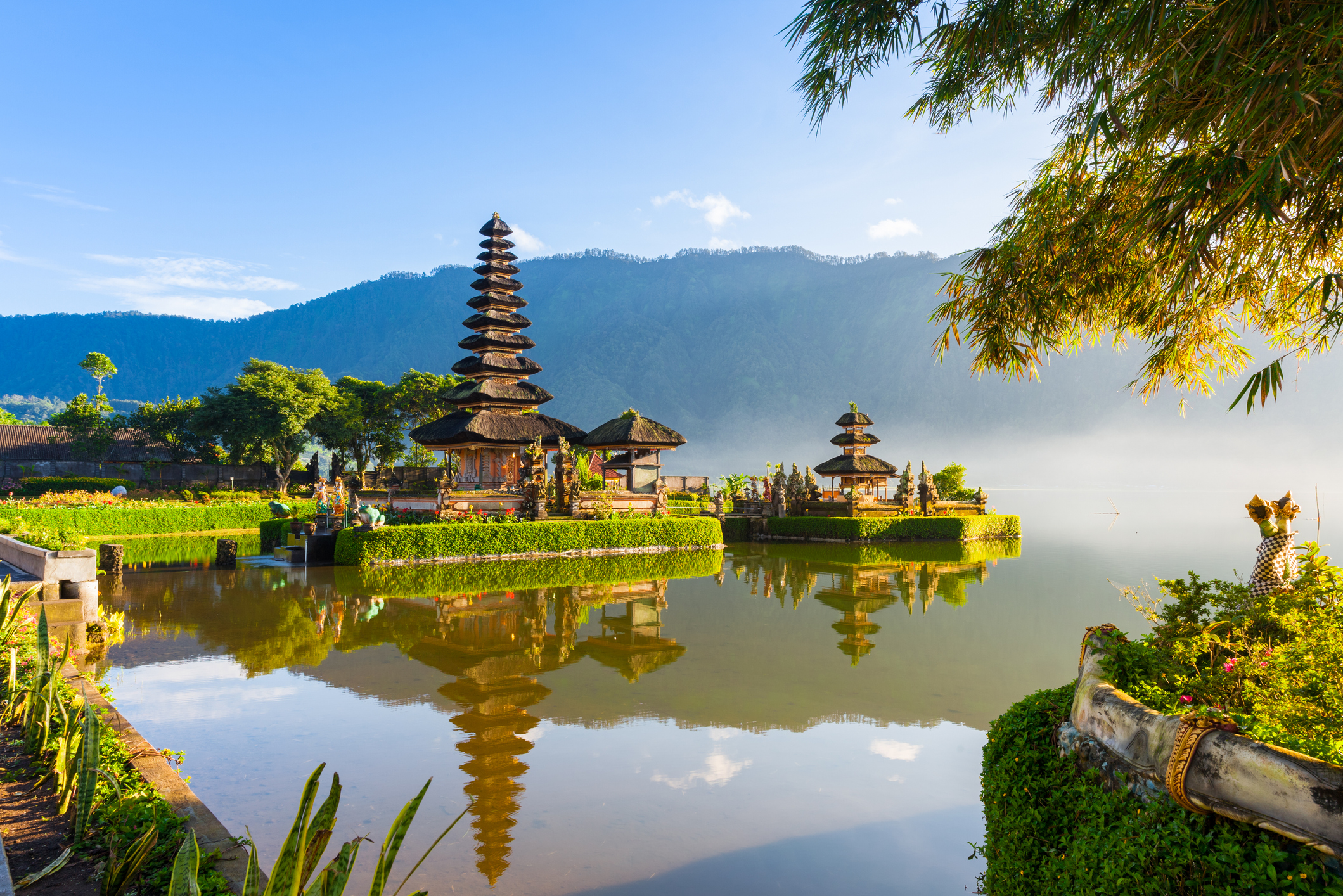 Visit the Ulun Danu Temple