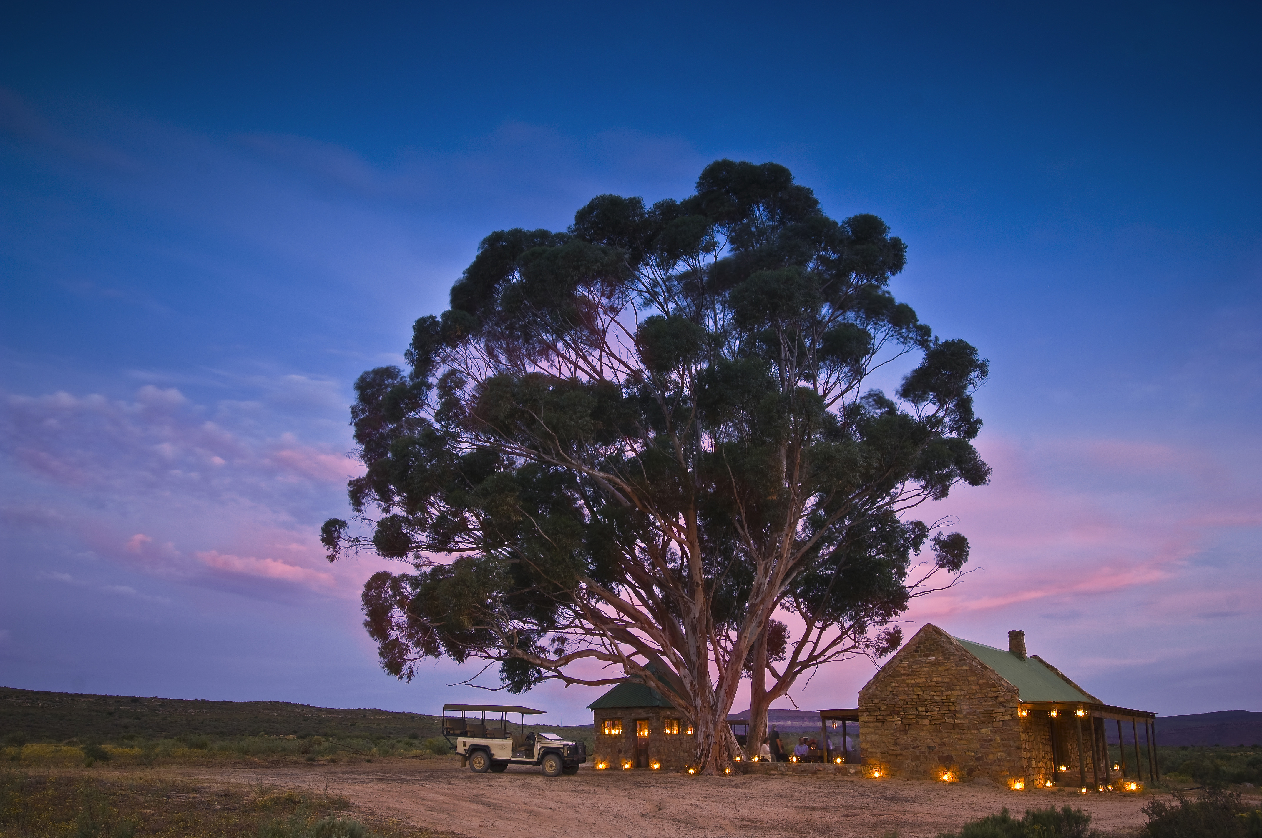 (‘Tinderbox of stories’ in the ancient language of the Bushman), a secret dining location within the reserve for intimate candlelit dinners for up to 16 guests, is perfect for smaller groups, private celebrations and ideal for special occasions. An additional surcharge applies and 24 hours is notice required.