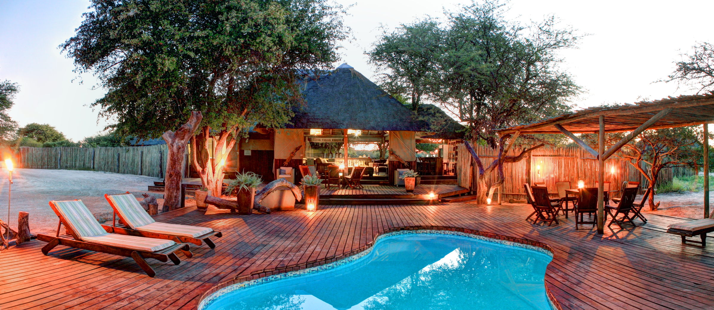 A relaxed ambience as the Kalahari sun goes down... 