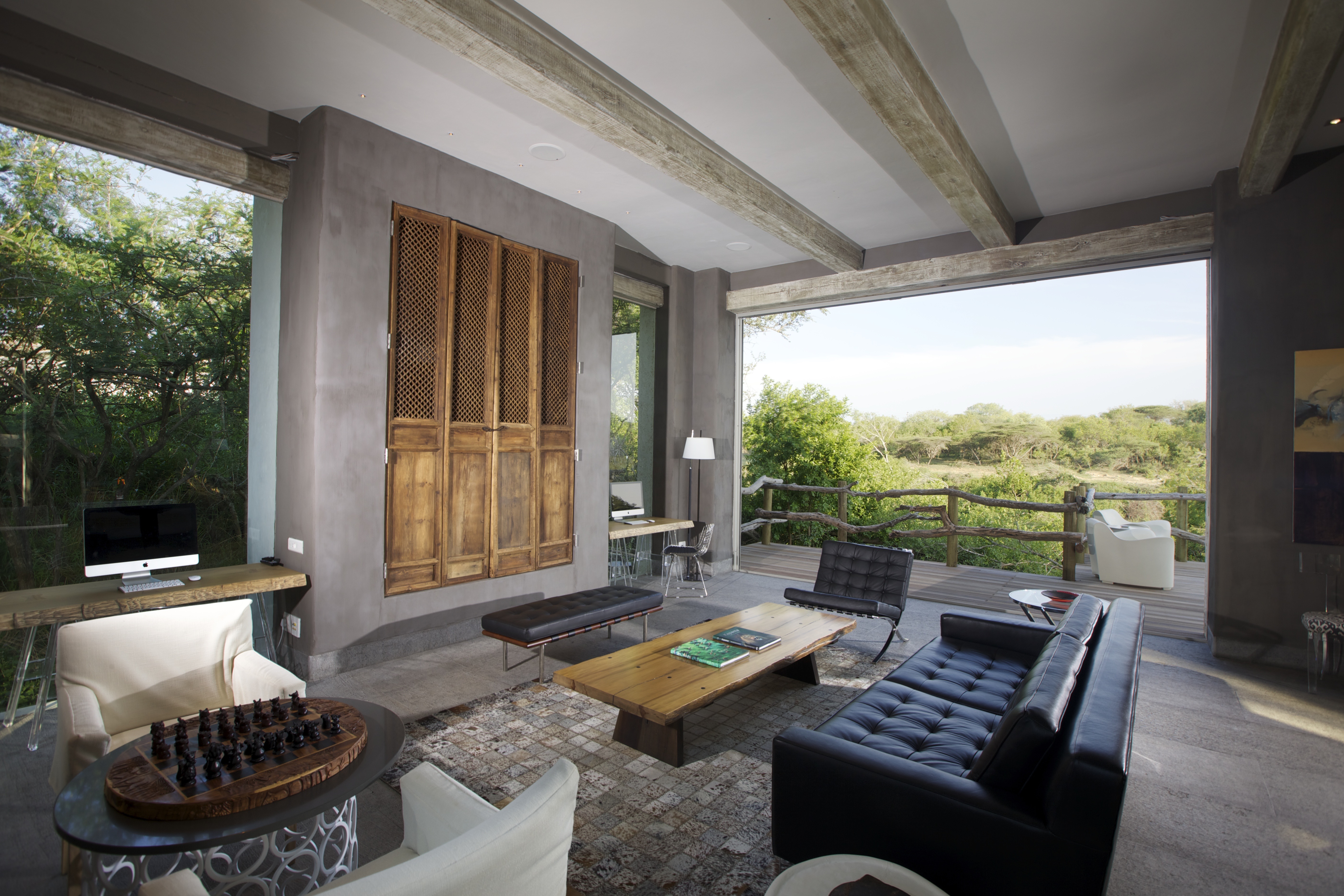 The multipurpose library is equipped with audiovisual equipment. Two Internet stations with complimentary Wi-Fi are available to lodge guests wanting to connect to home. A romantic fireside dinner for two can be enjoyed in the library, with prior arrangement.