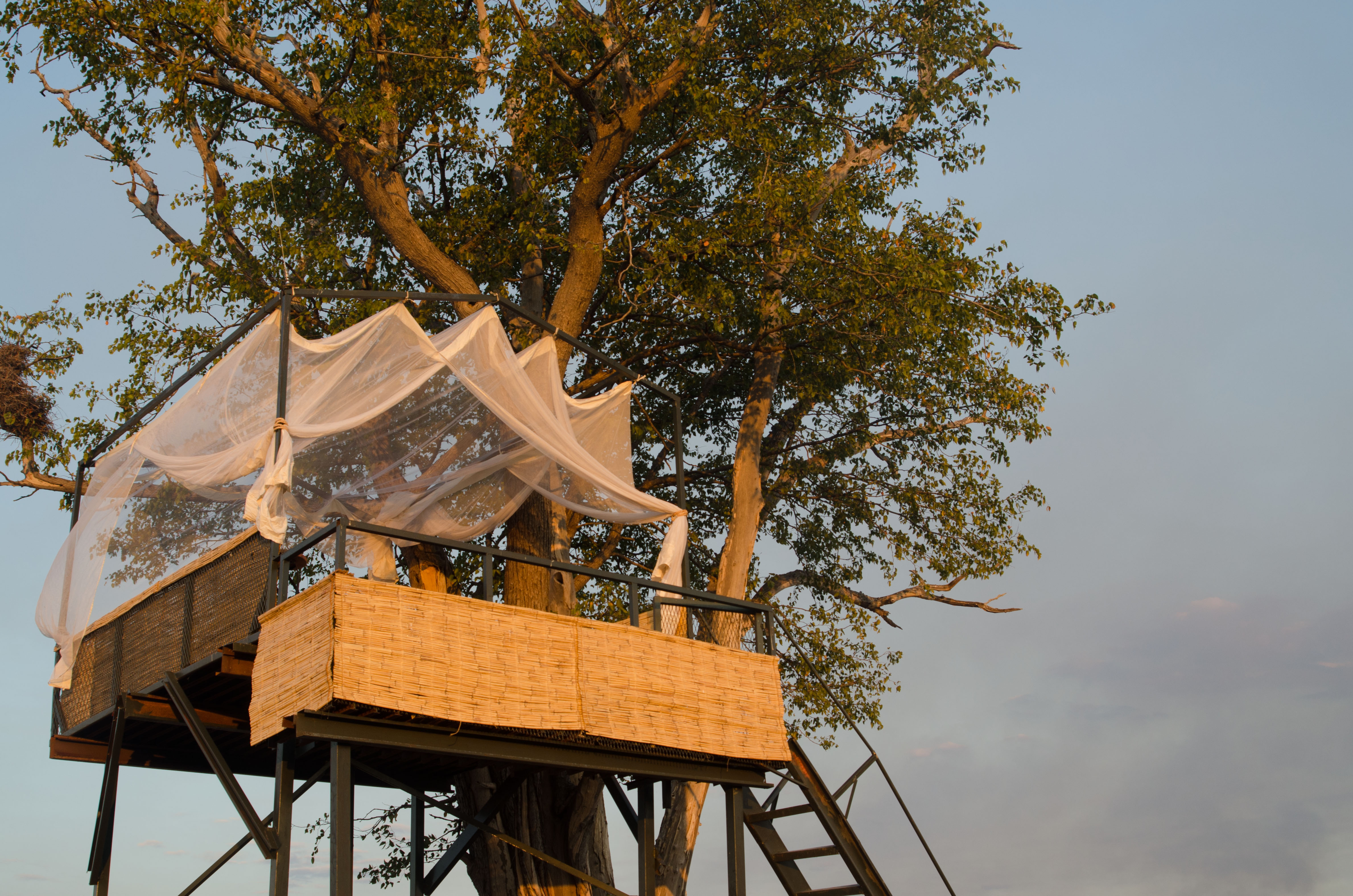 This sleep out is based for our guests at Mwamba and is set in a vast open plan. Extra charge applies and prior reservation is recommended. 