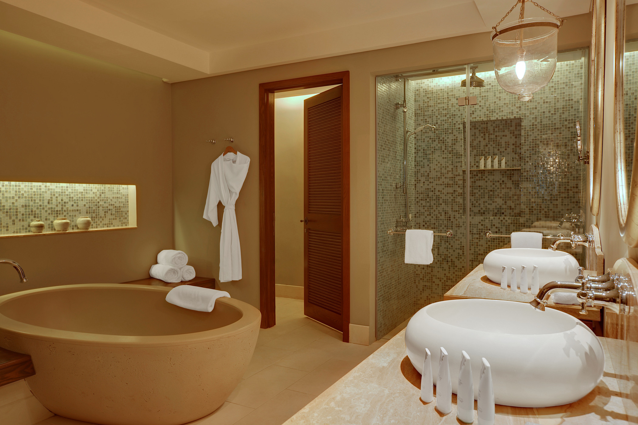 Deluxe Room - Bathroom