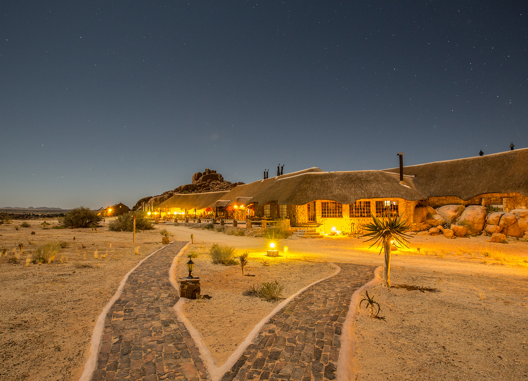 Night time atmosphere at Canoyn Village