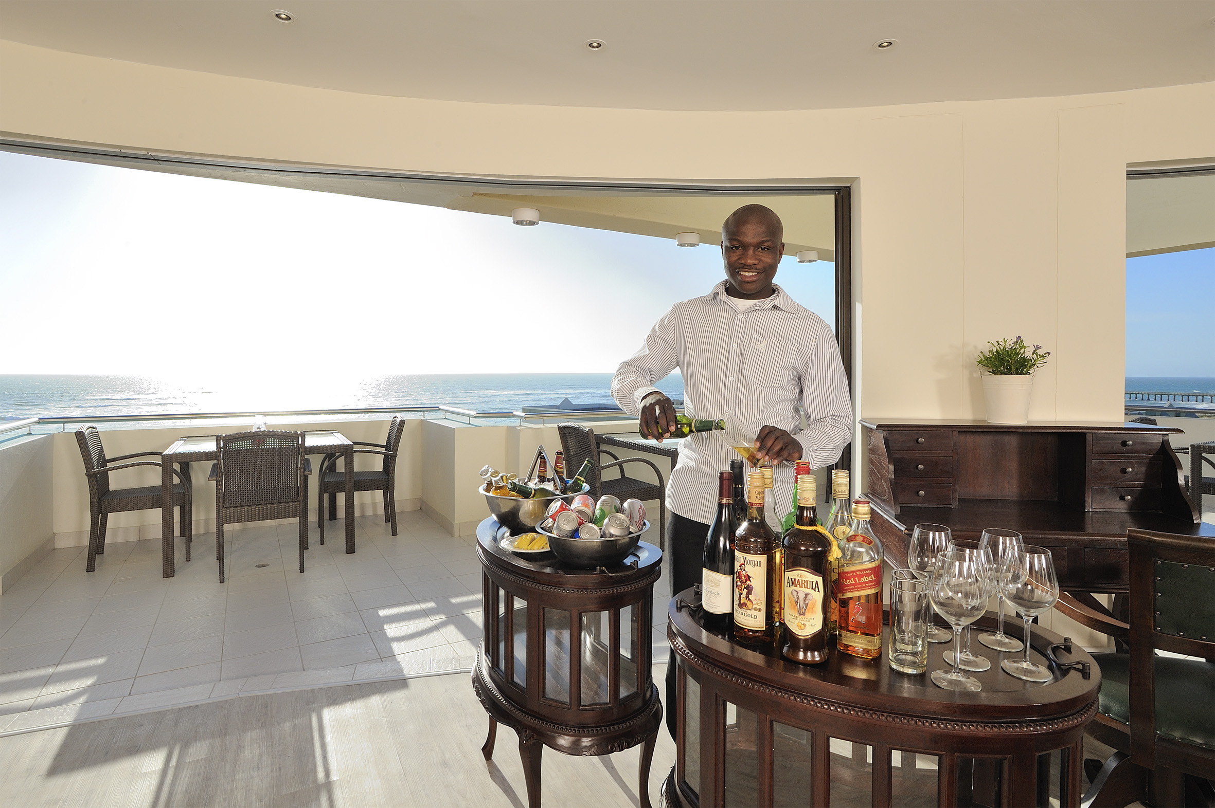Our Lounge bar is open for Sundowners