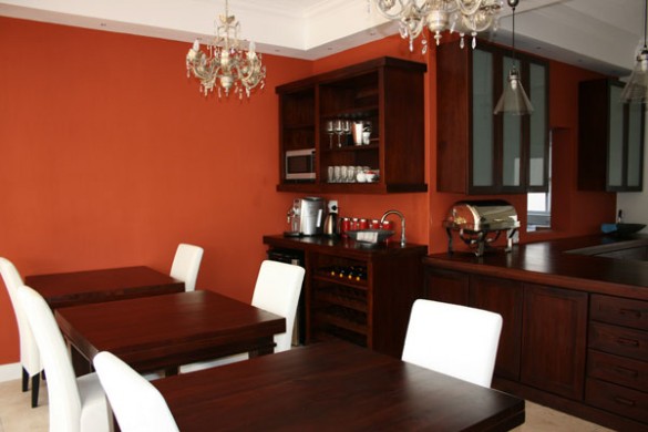 Breakfast/dining area