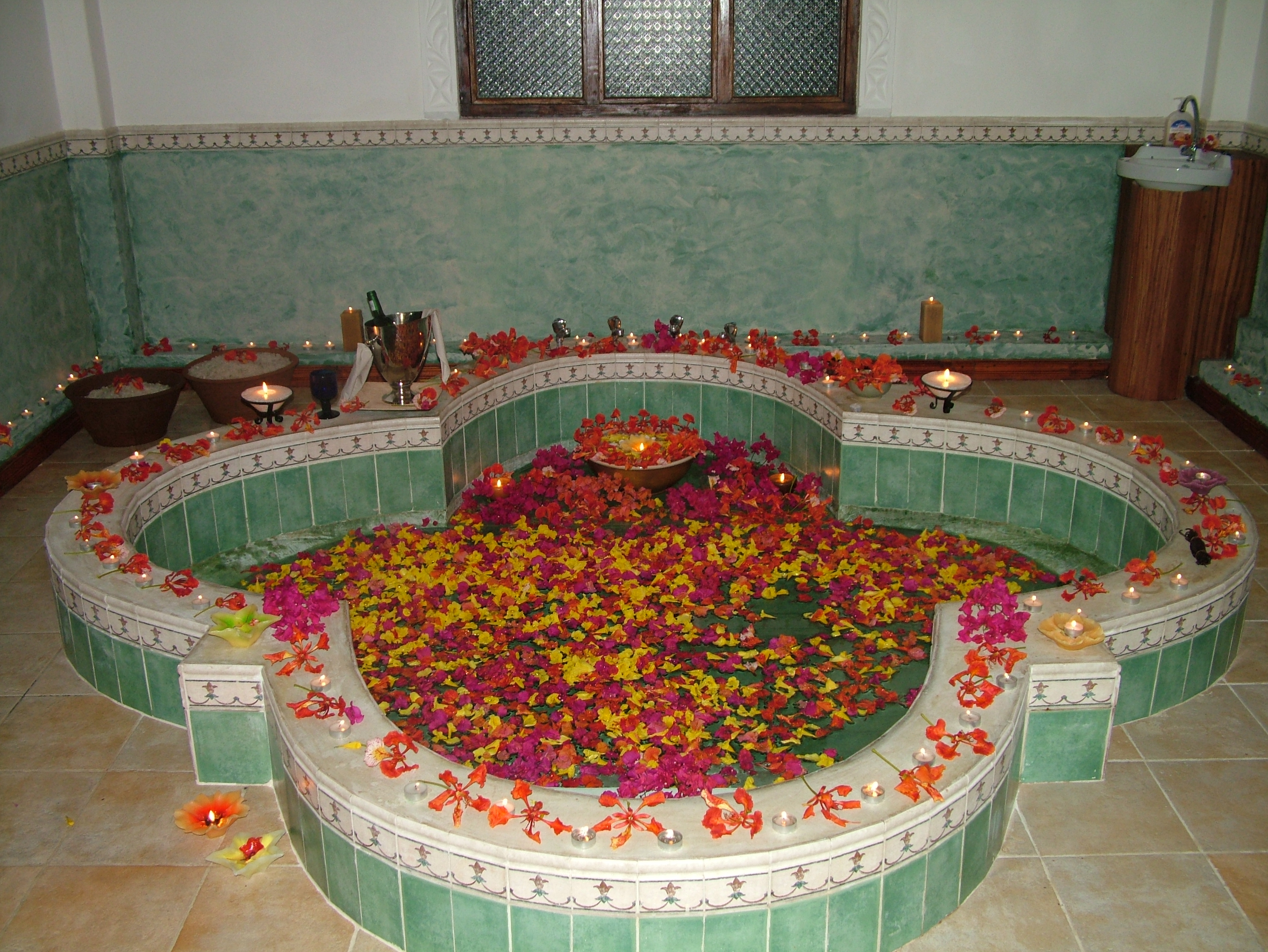 A delicious couples spa bath for total relaxation after massage