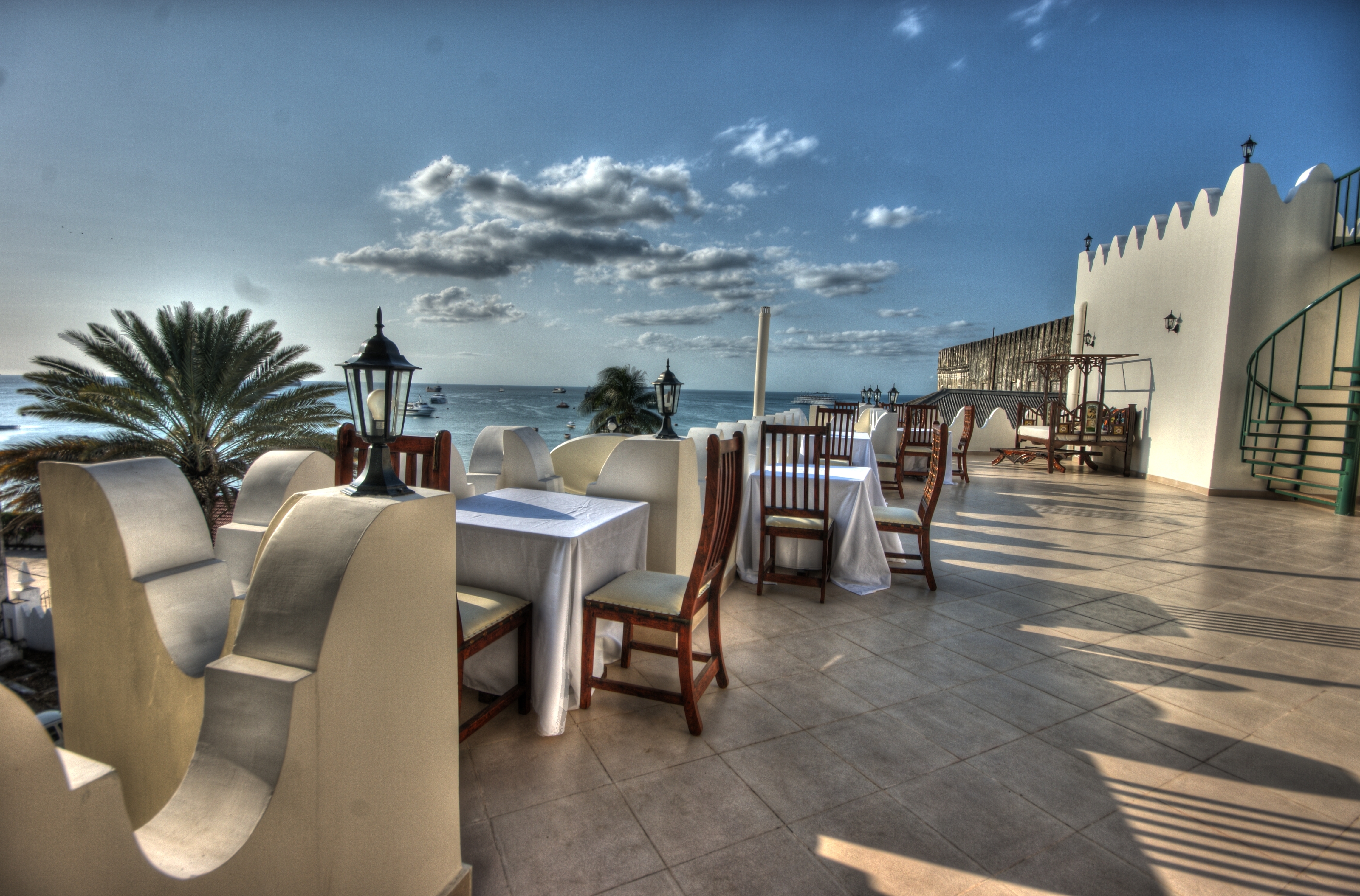 breakfast , lunch and dinner restaurant with a nice vie of the indian ocean