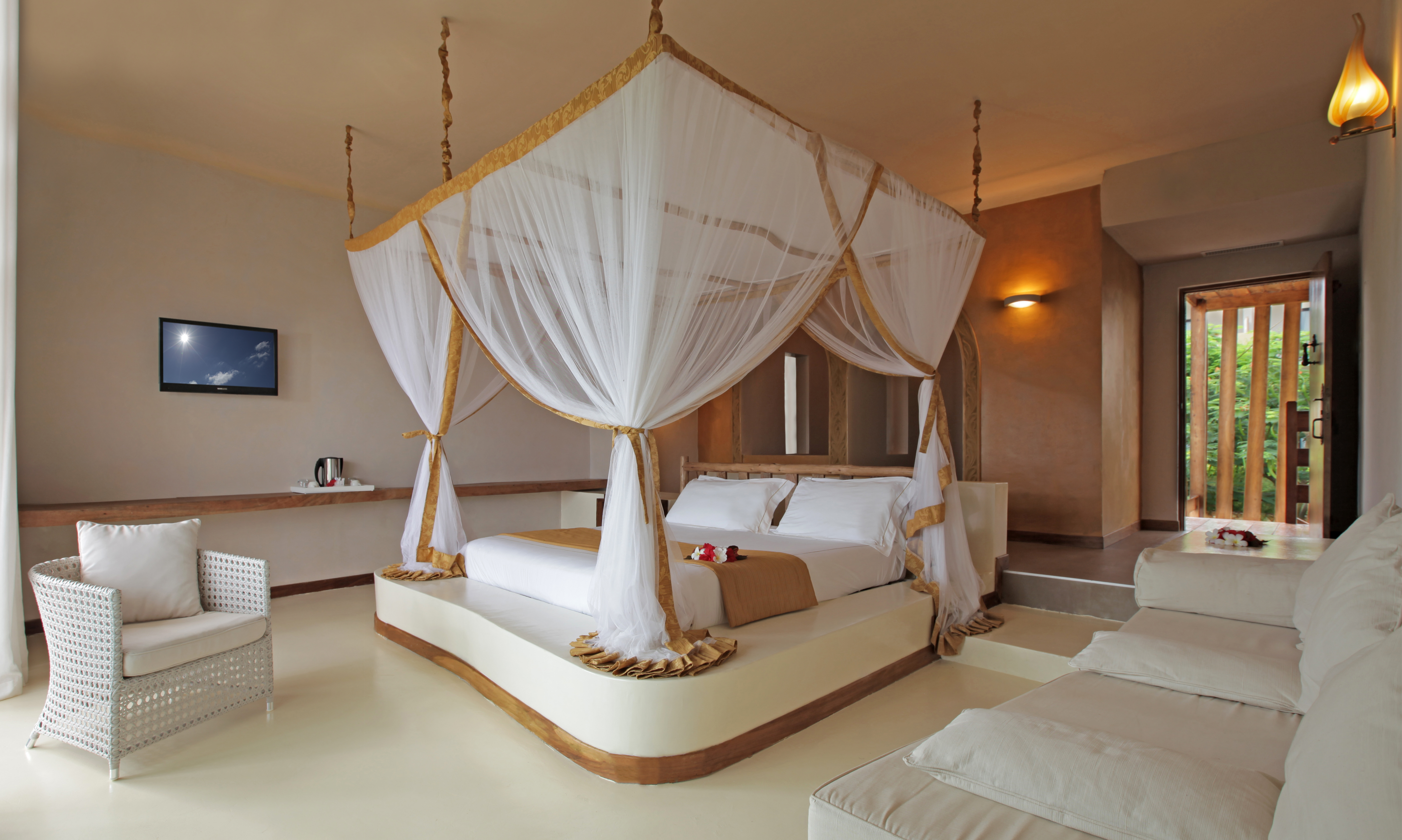 90sqm - Located directly on the beach, these rooms combine the luxury and comfort of a prime location.  Ideal for beach-lovers wanting to take full advantage of the hotels spectacular beach.