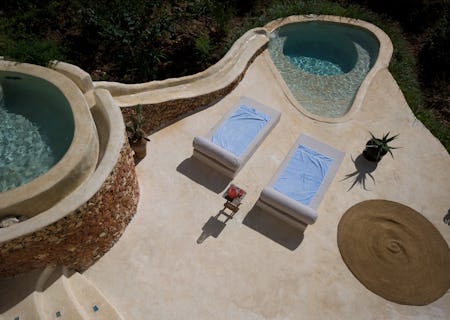 Private plunge pool of a guest pavilion
