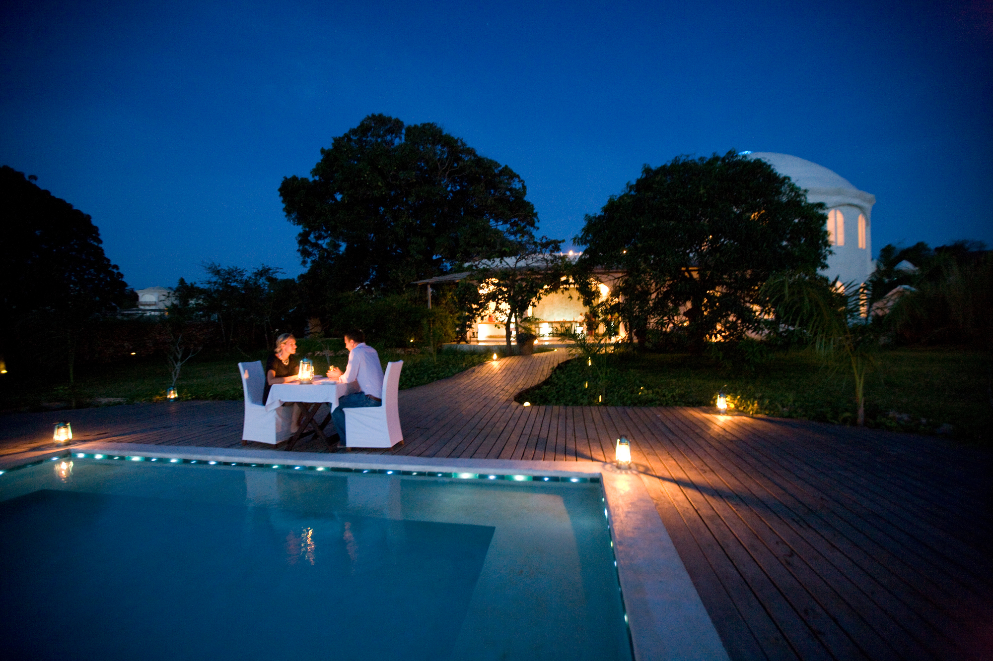 Romantic poolside dining