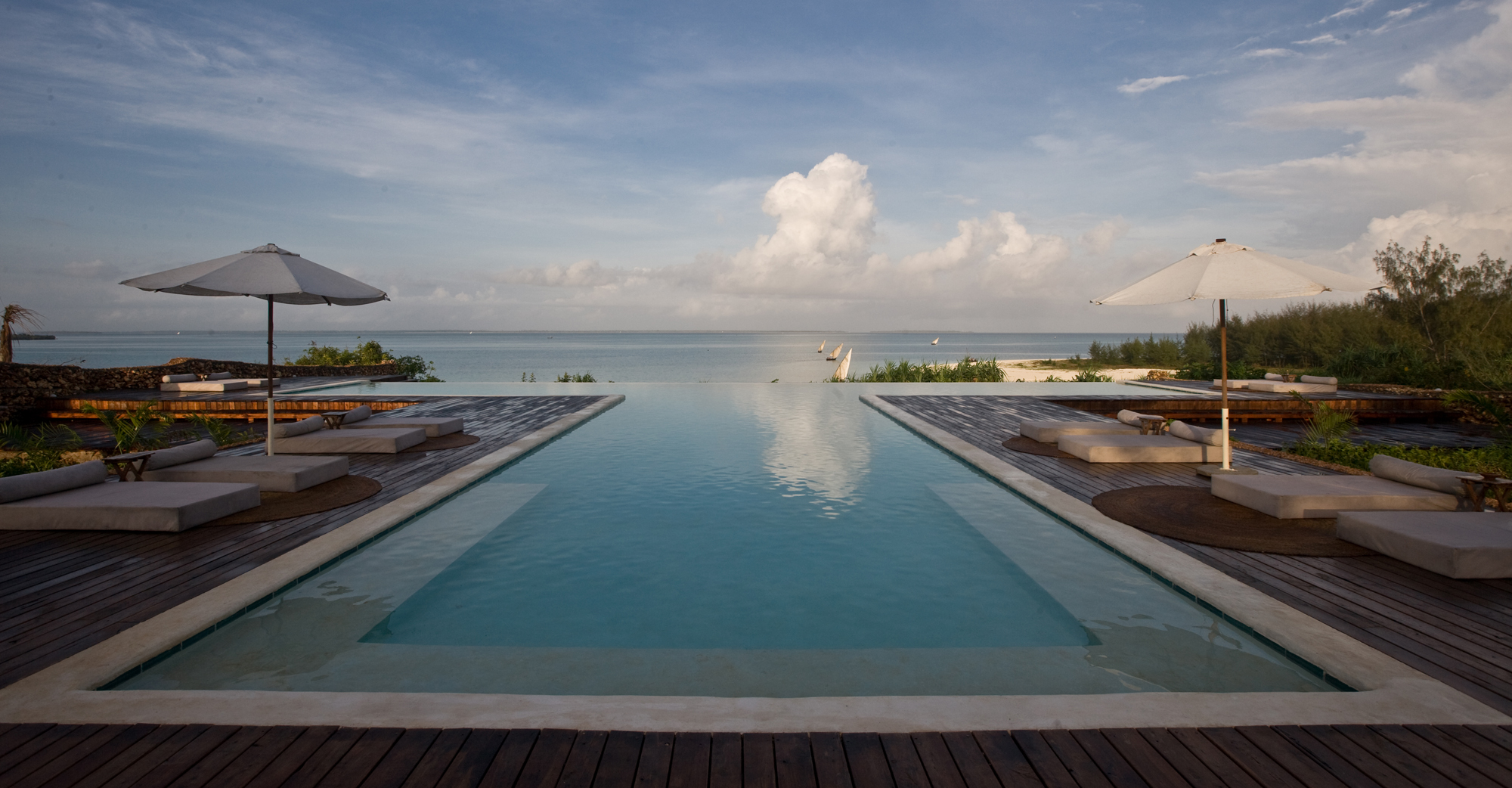 The inviting infinity pool