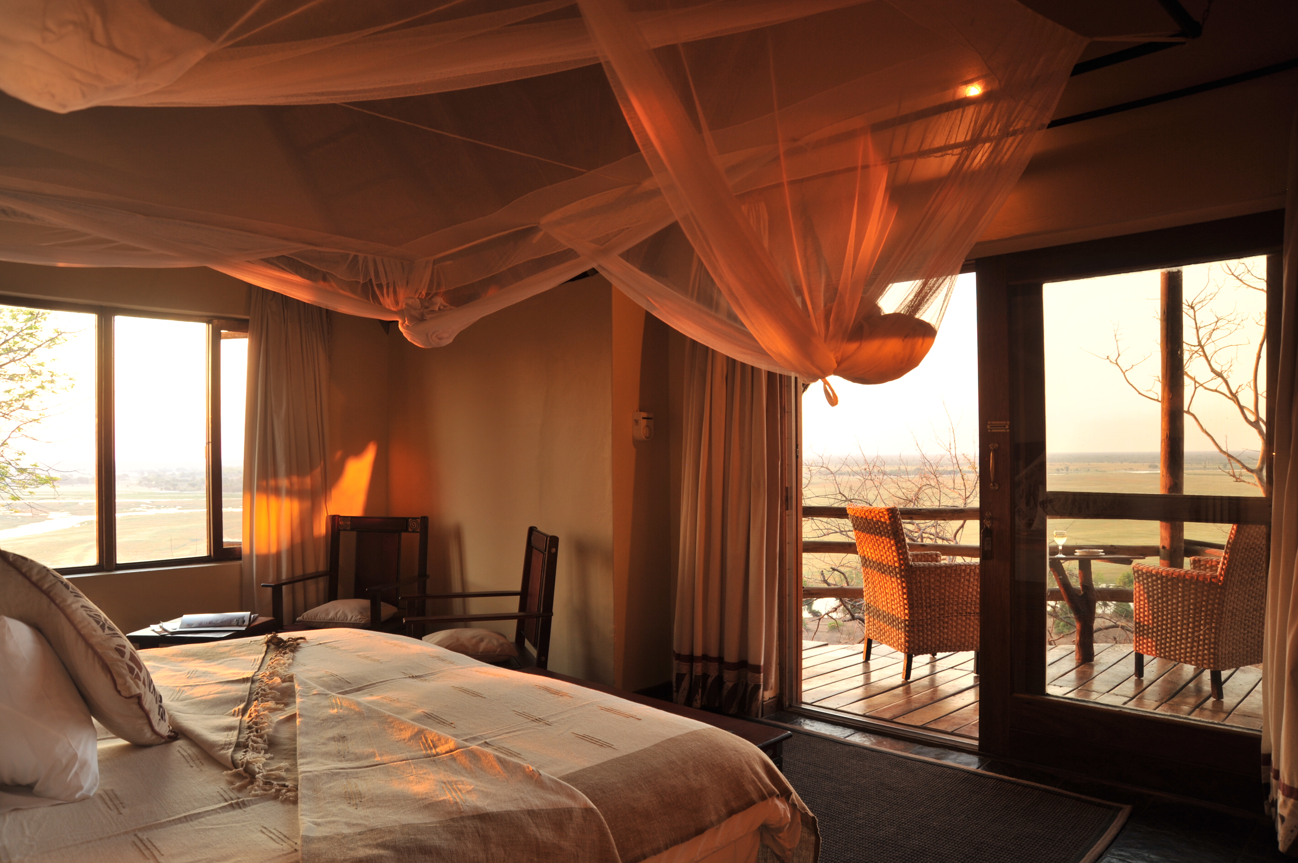 11 Thatched chalets all enjoying panoramic views across the Chobe