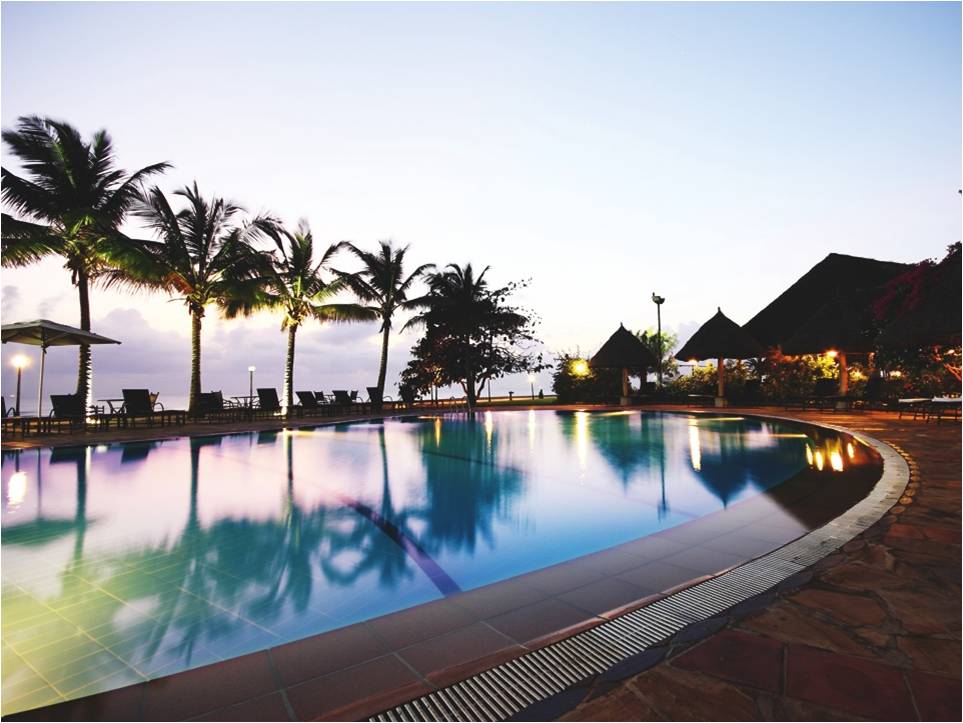 On site, we have a large outdoor pool with sun terrace and poolside drink and snacks service. There is also a well equipped fitness centre next to the pool where you can burn off some calories before taking a refreshing dip. 