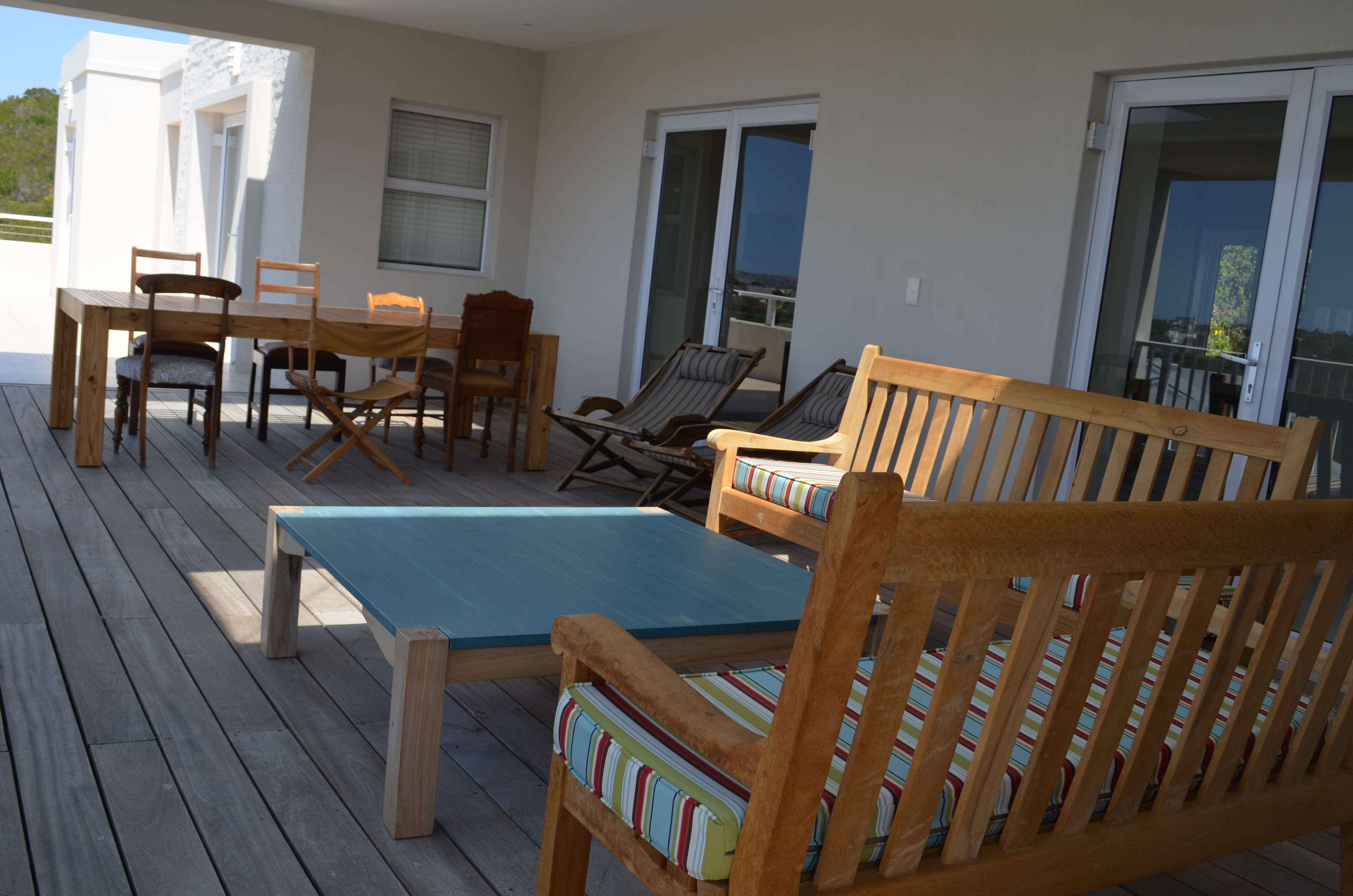 Wooden patio wirh view over the ocean