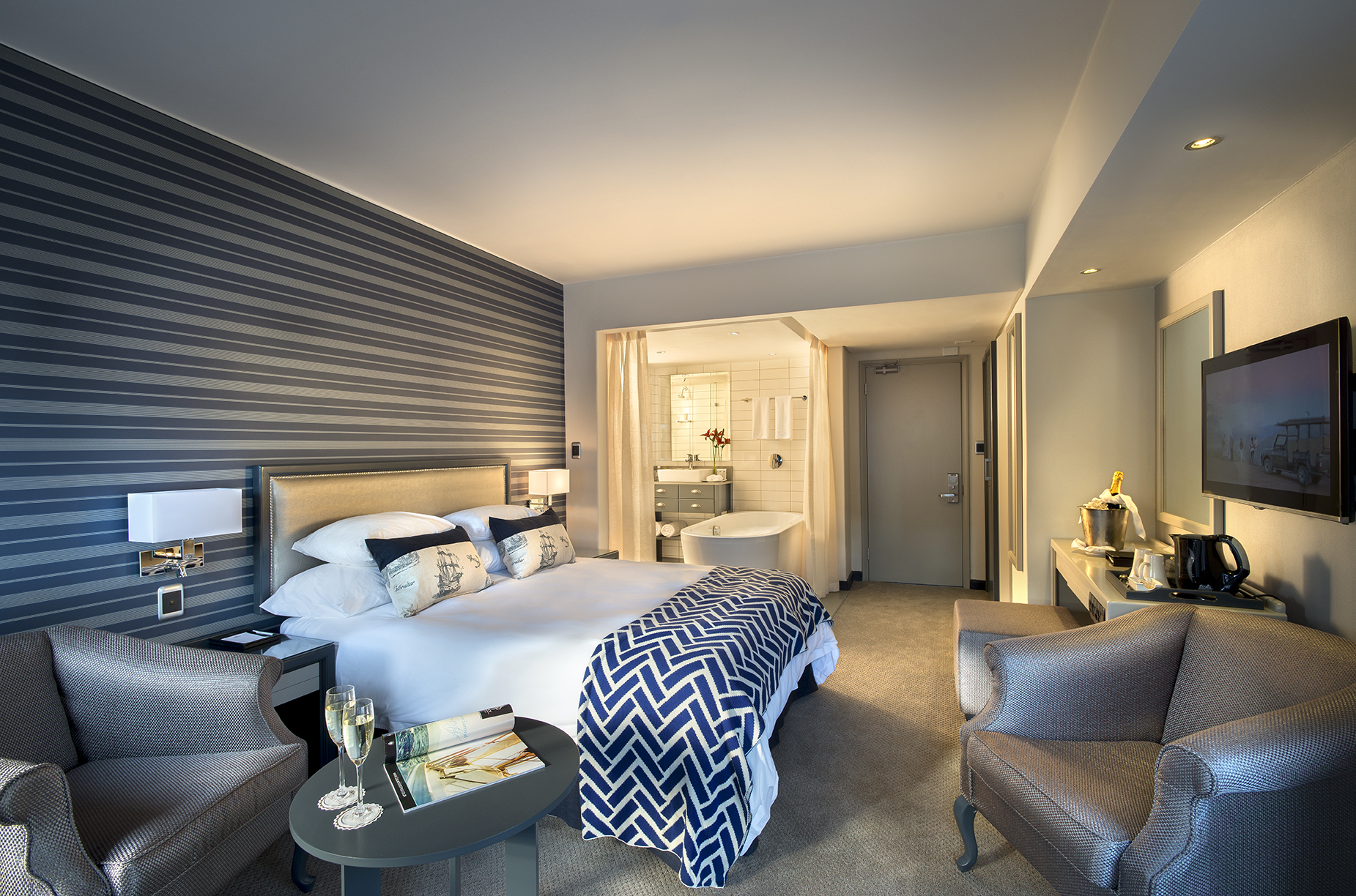 PortsWood Hotel Deluxe Queen Room 