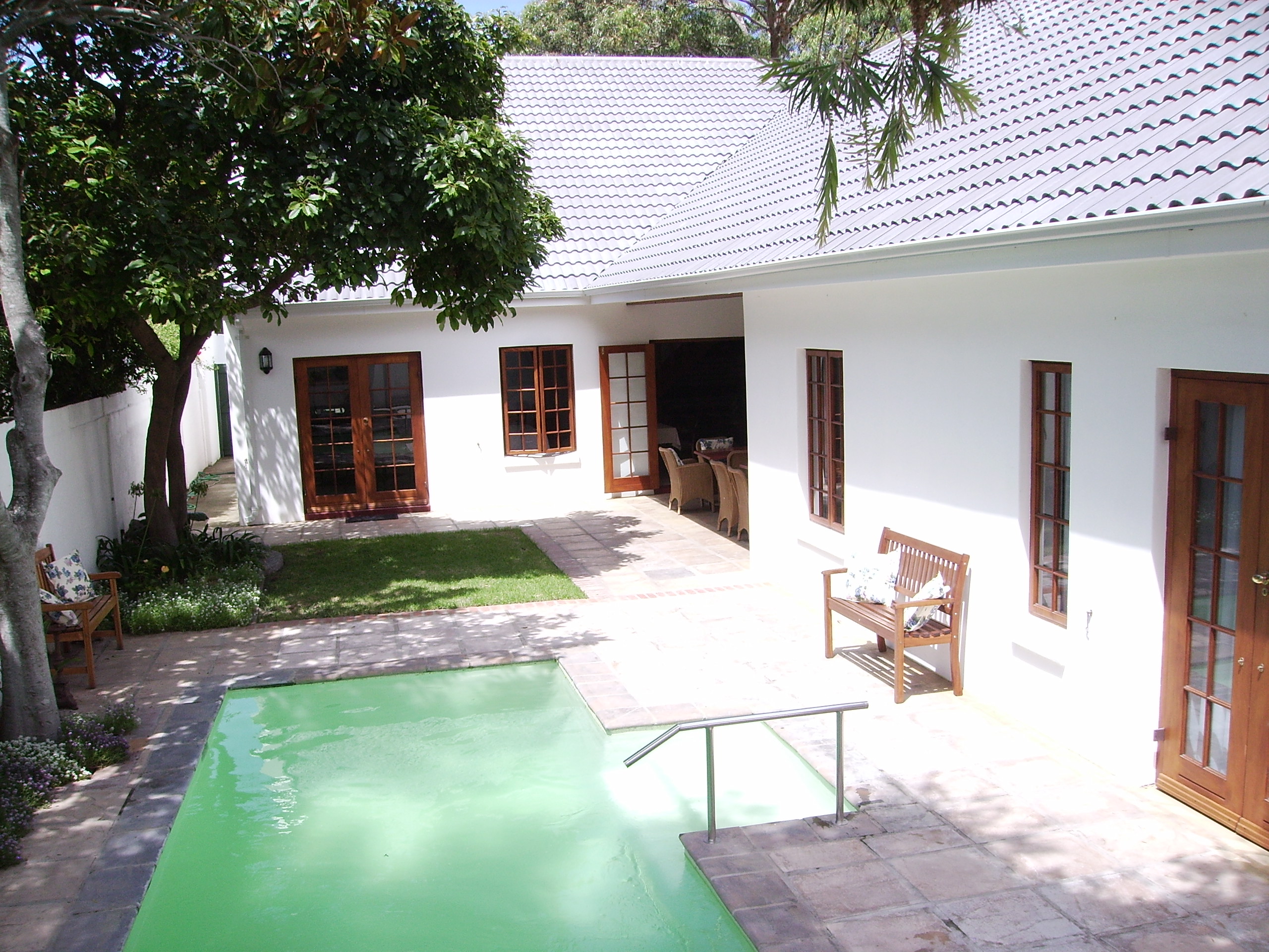 Hermanus Dorpshuys Guesthouse, Hermanus | Timbuktu Travel