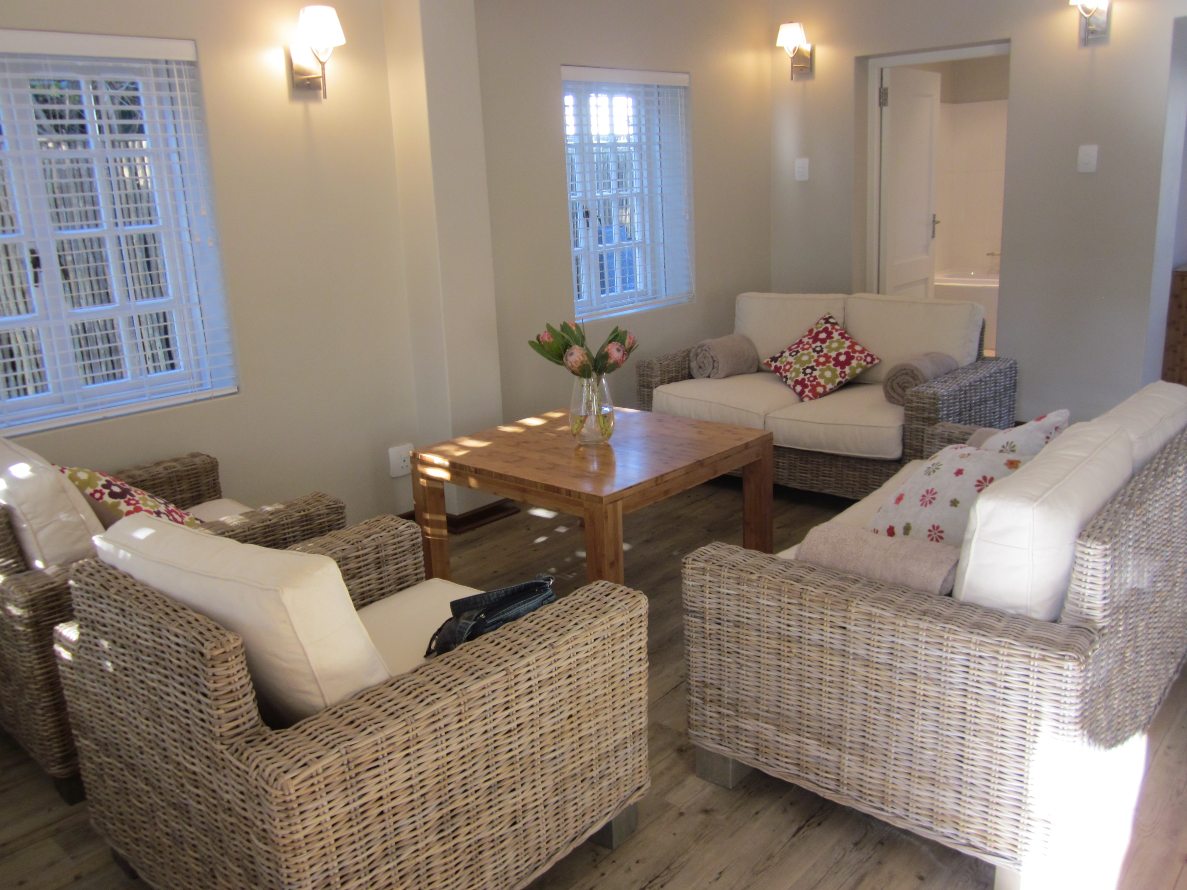 The Lounge area comfortably seats 6 people