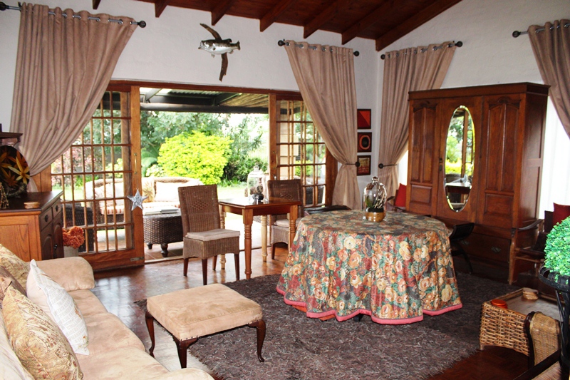 Spacious Living Room