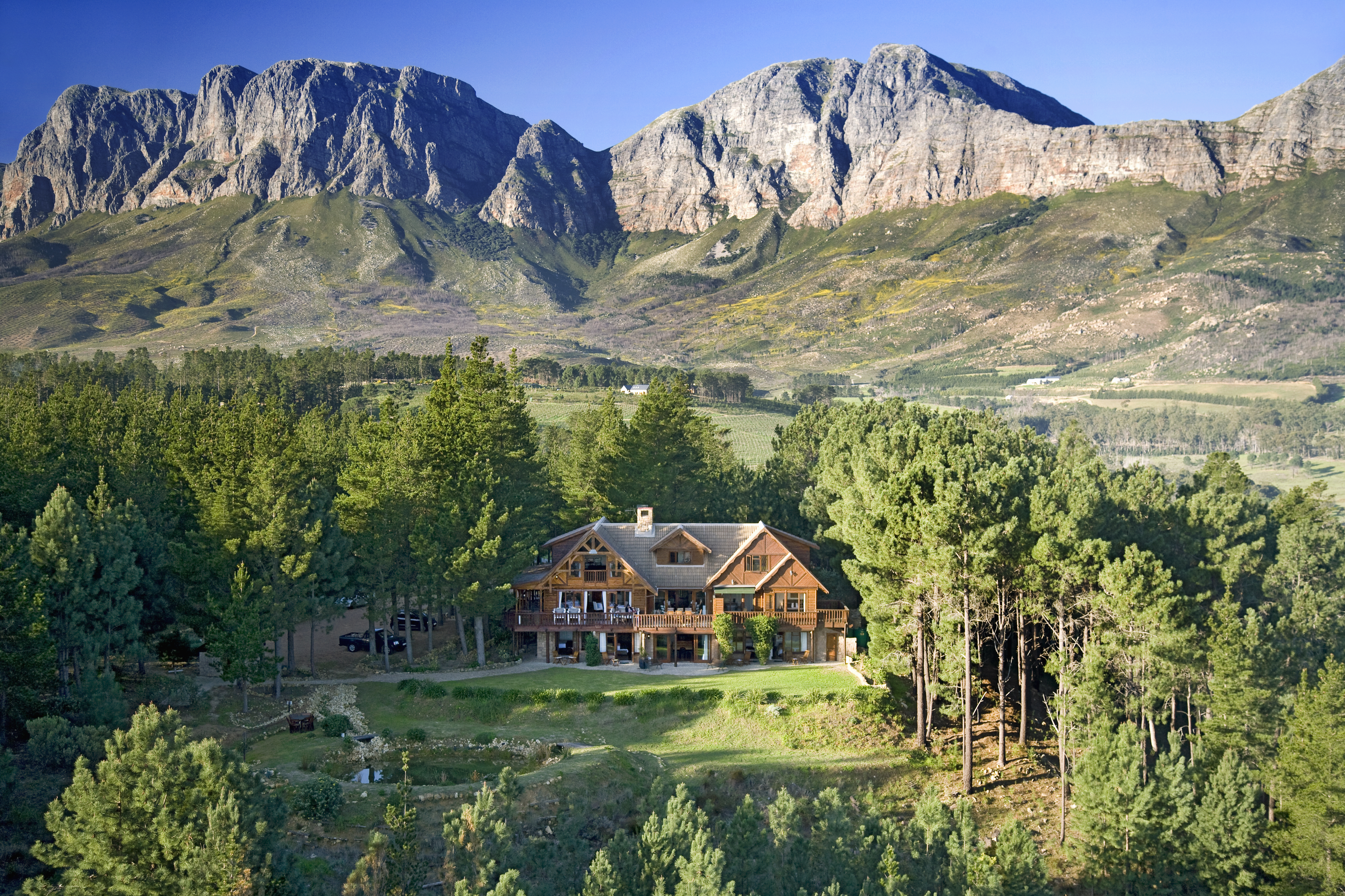 Thsi is our guesthouse that has 4 luxury B&B on the ground floor, 1 B&B suite on the first floor, a dining room area and reception 