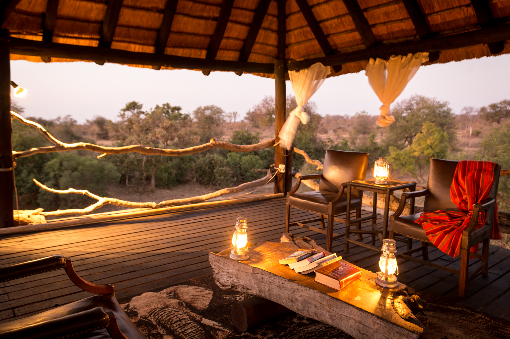 Billy's Lodge viewing deck overlooking waterhole