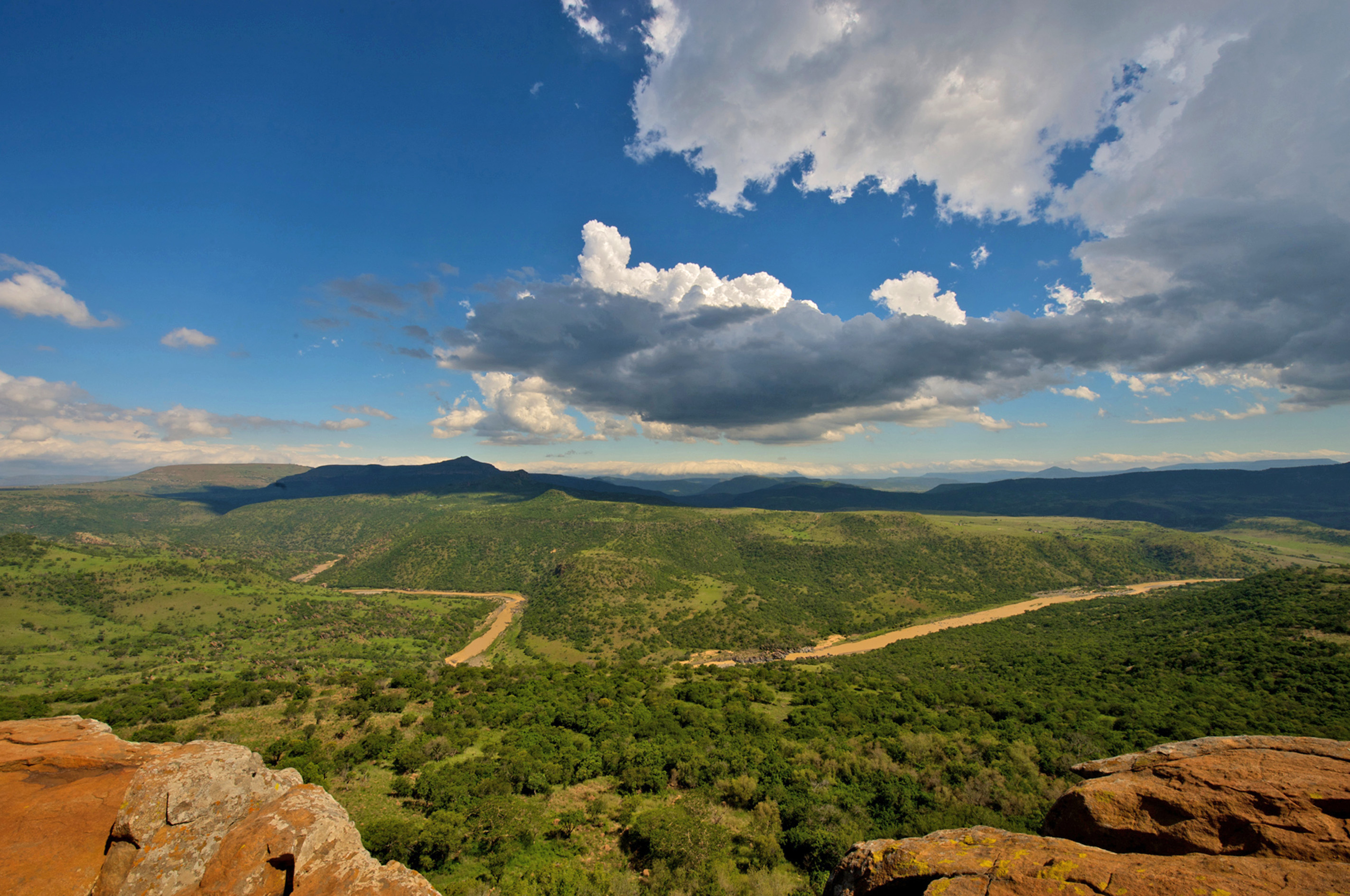 Glorious view overlooking the valley from Big Ledge