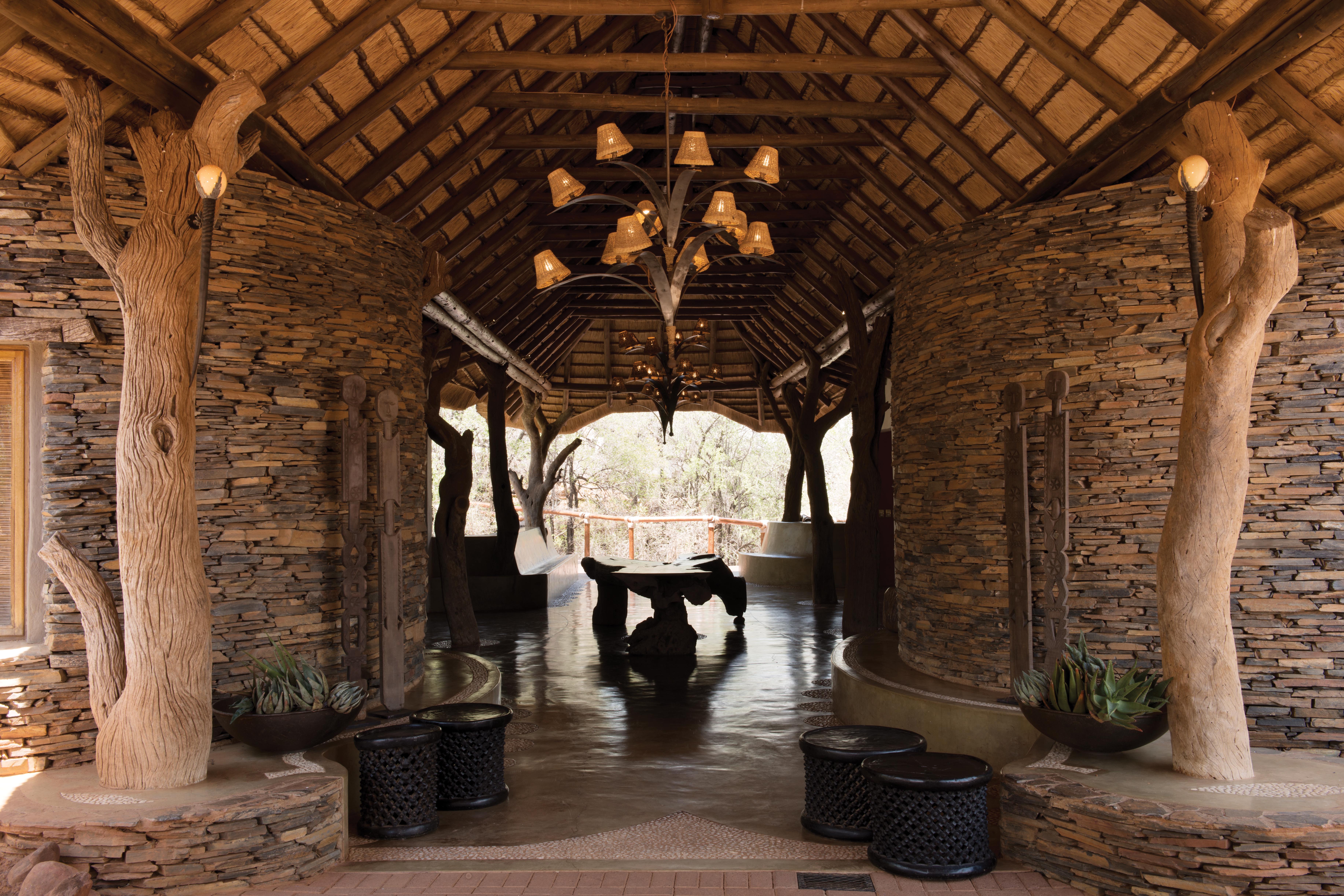 A warm welcome and a refreshing drink await you on your arrival at Madikwe Hills
