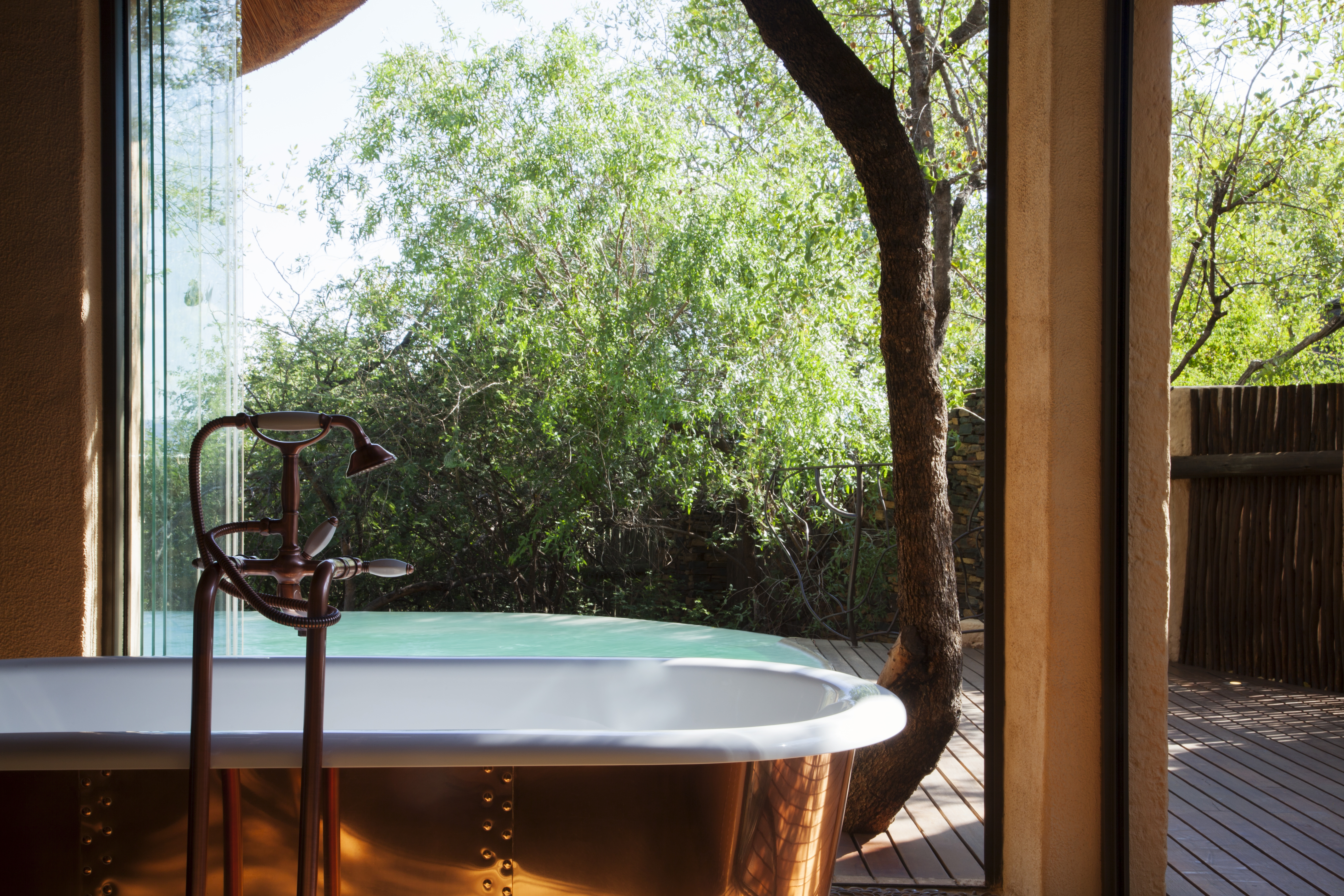 Copper bath and private pool deck 