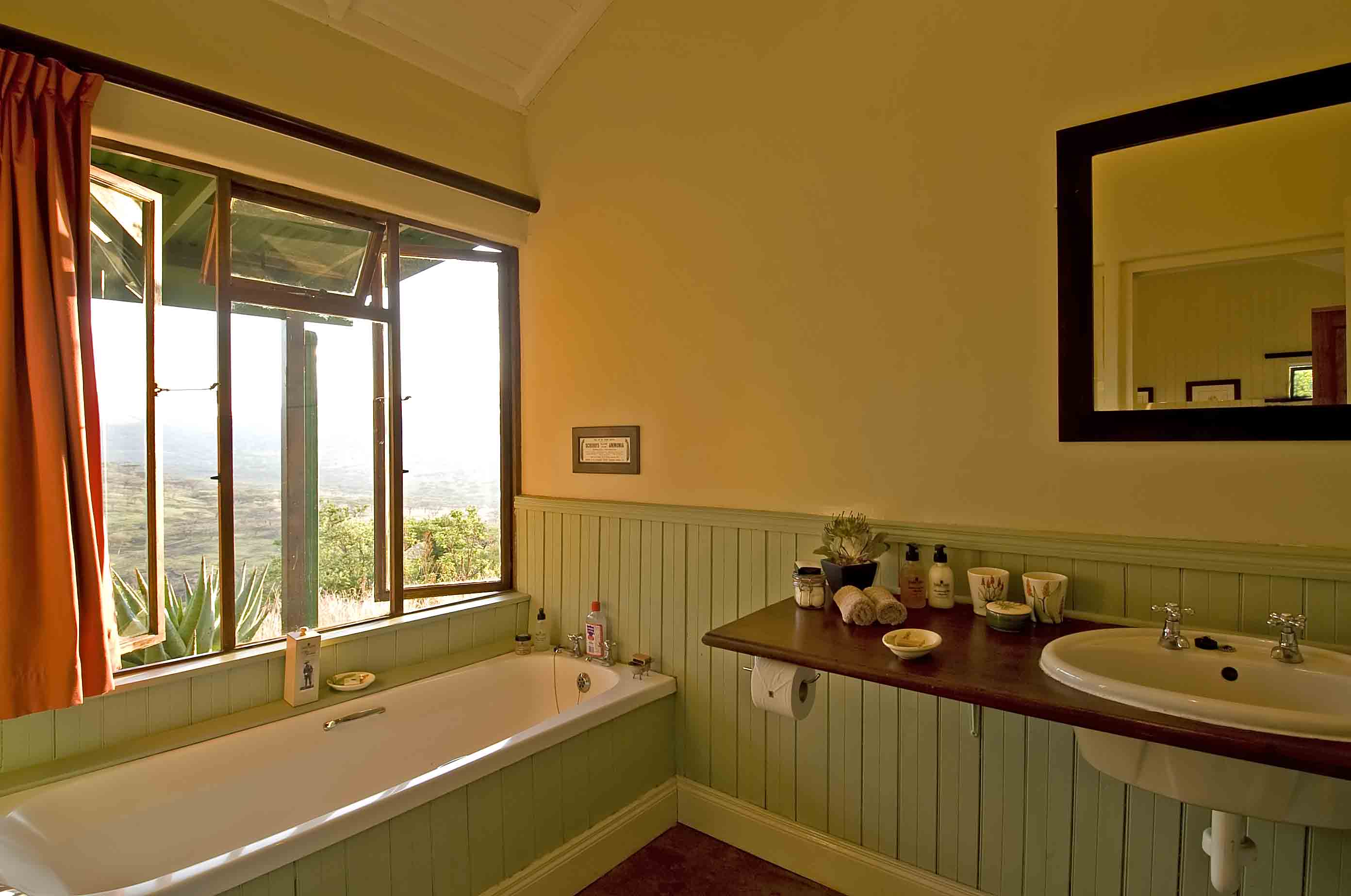 Standard Room bathroom with spectacular views
