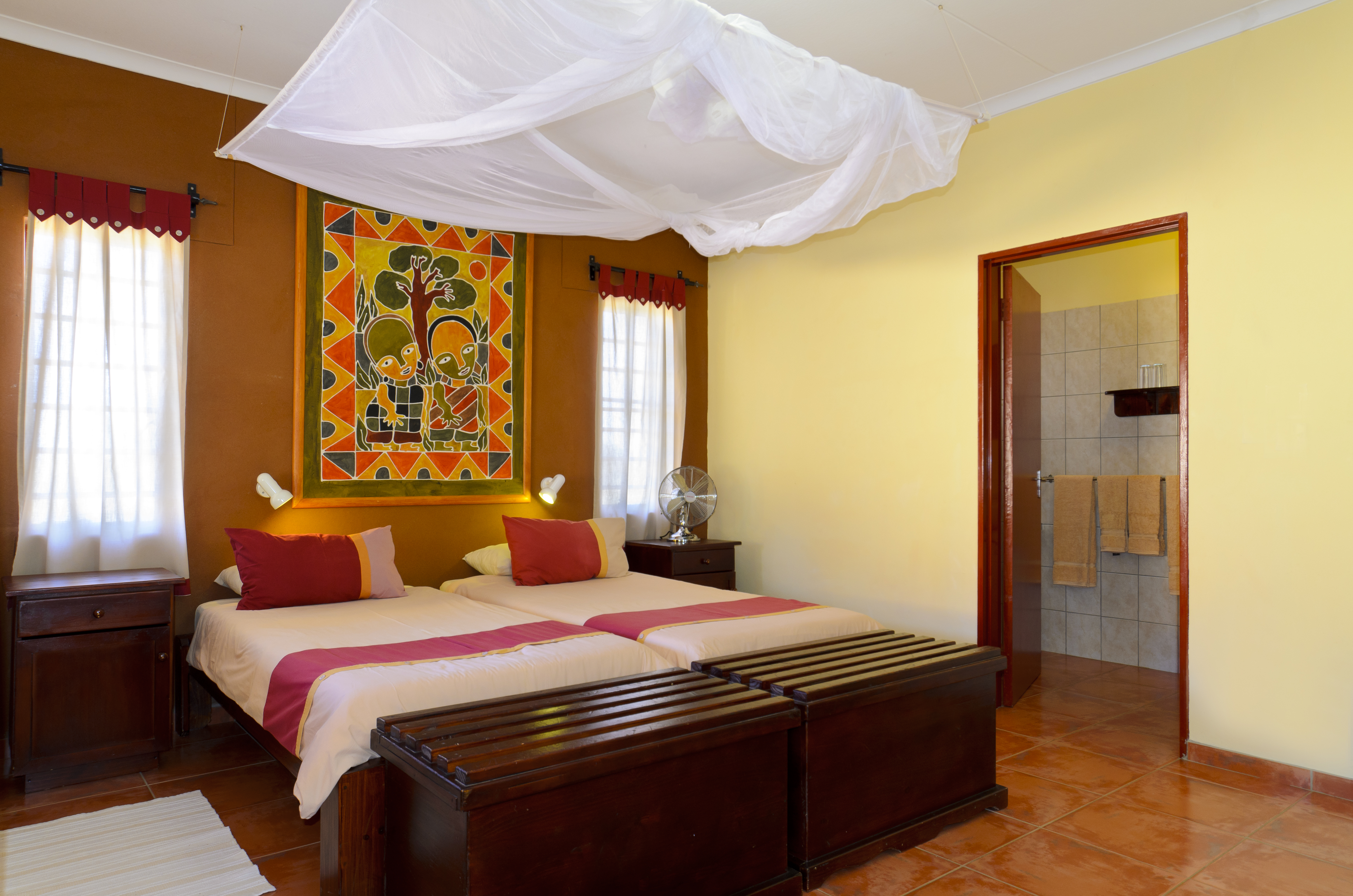 A comfortable sojourn is guaranteed by 65 en suite rooms with air conditioning.