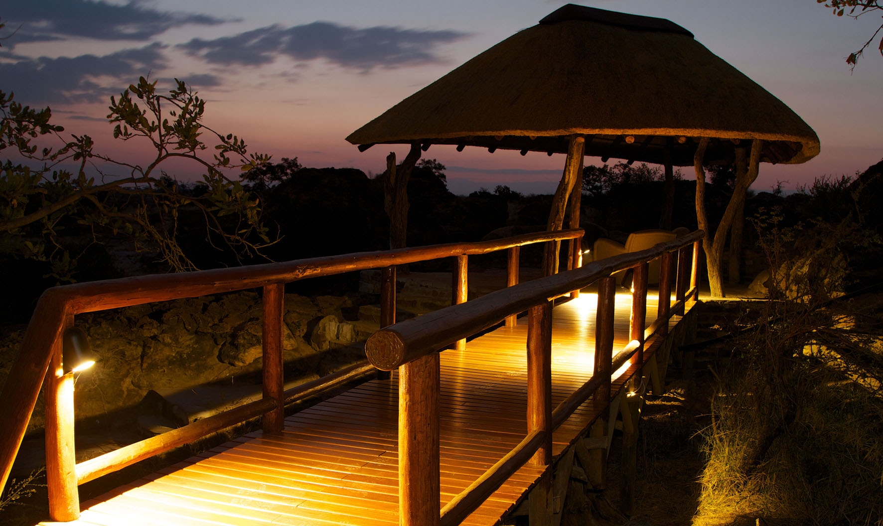 Watch the wildlife visiting the pretty waterhole at the back of the lodge from the safety and comfort of Lentswe hide