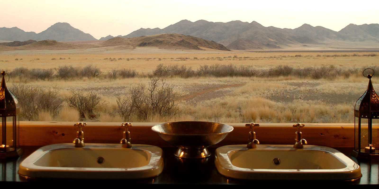 Ensuite bathrooms at Wolwedans Boulders Camp