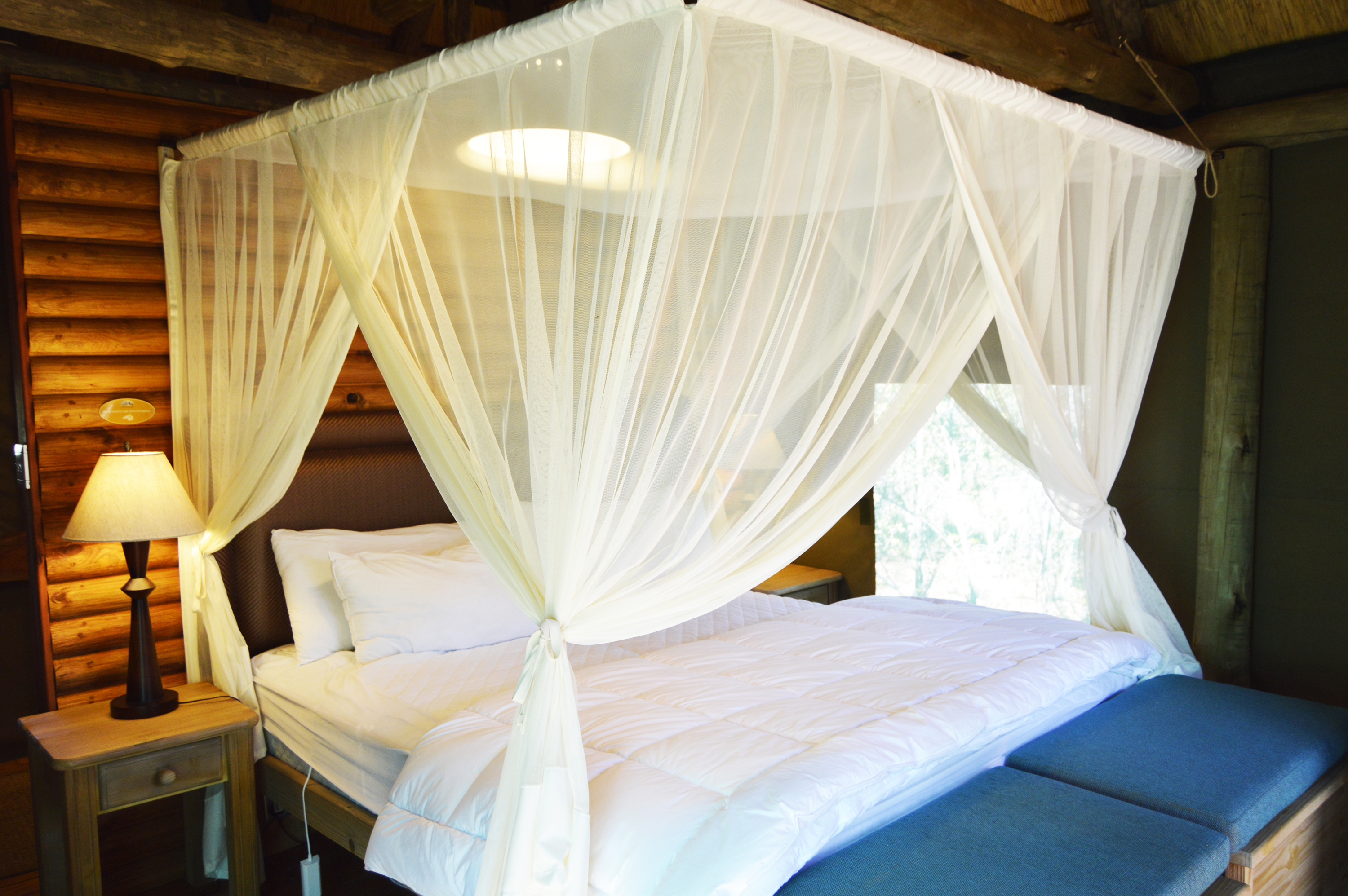 The furnishing are classic: it consists of a double or two single beds, (2 of the tents are suites / family
