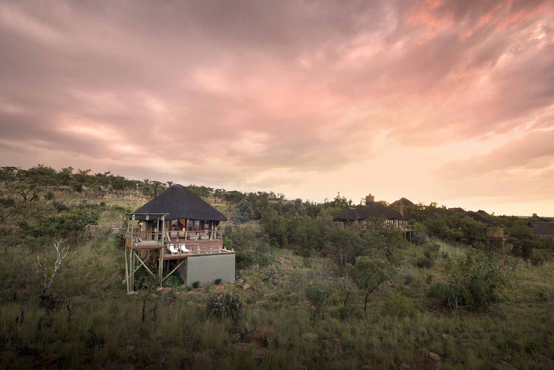 Mhondoro Game Lodge - Honeymoon suite
