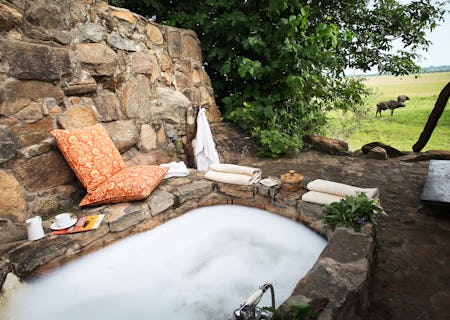 Apoka Safari Lodge Bath Time