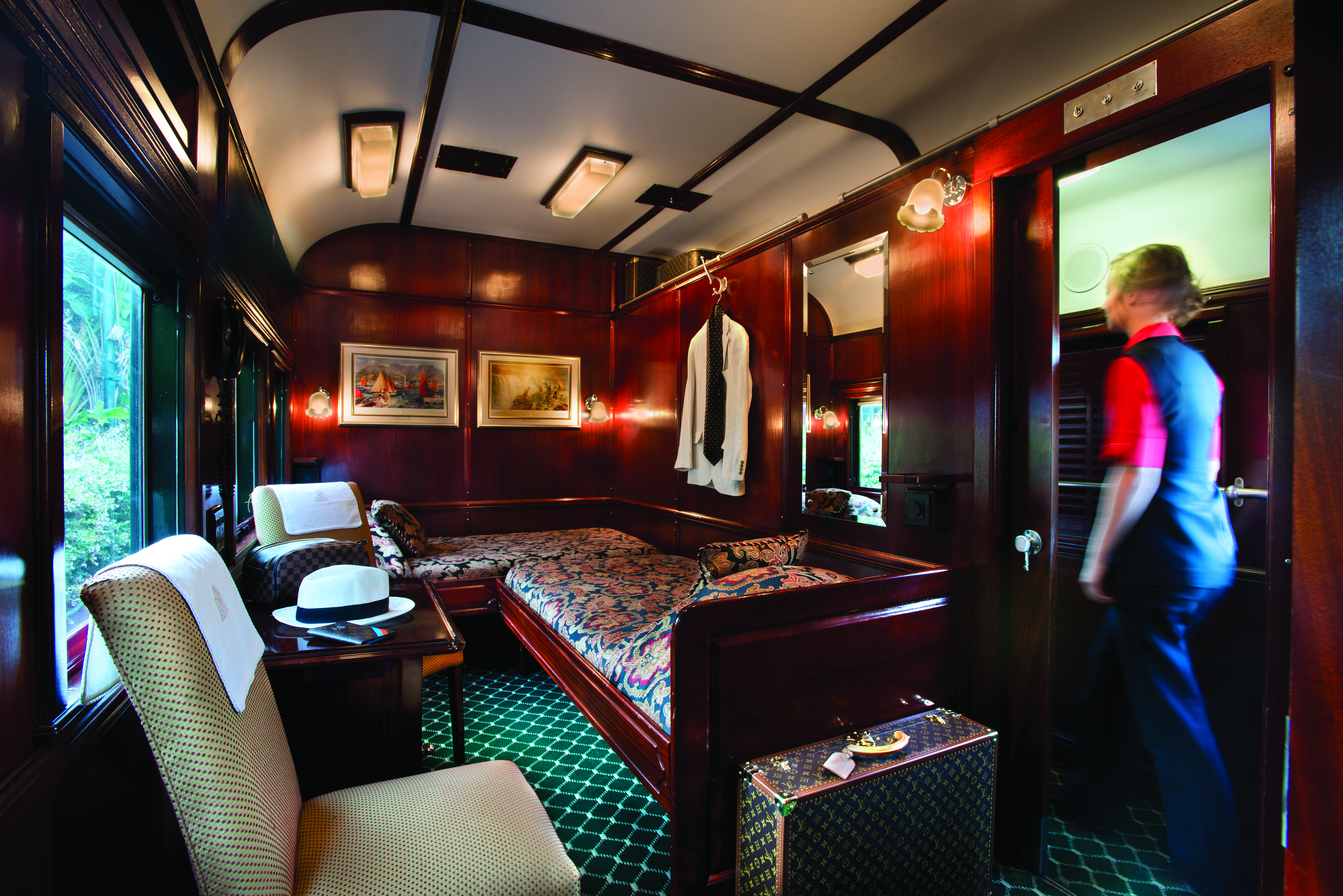 ±11sqm (three suites to a carriage)