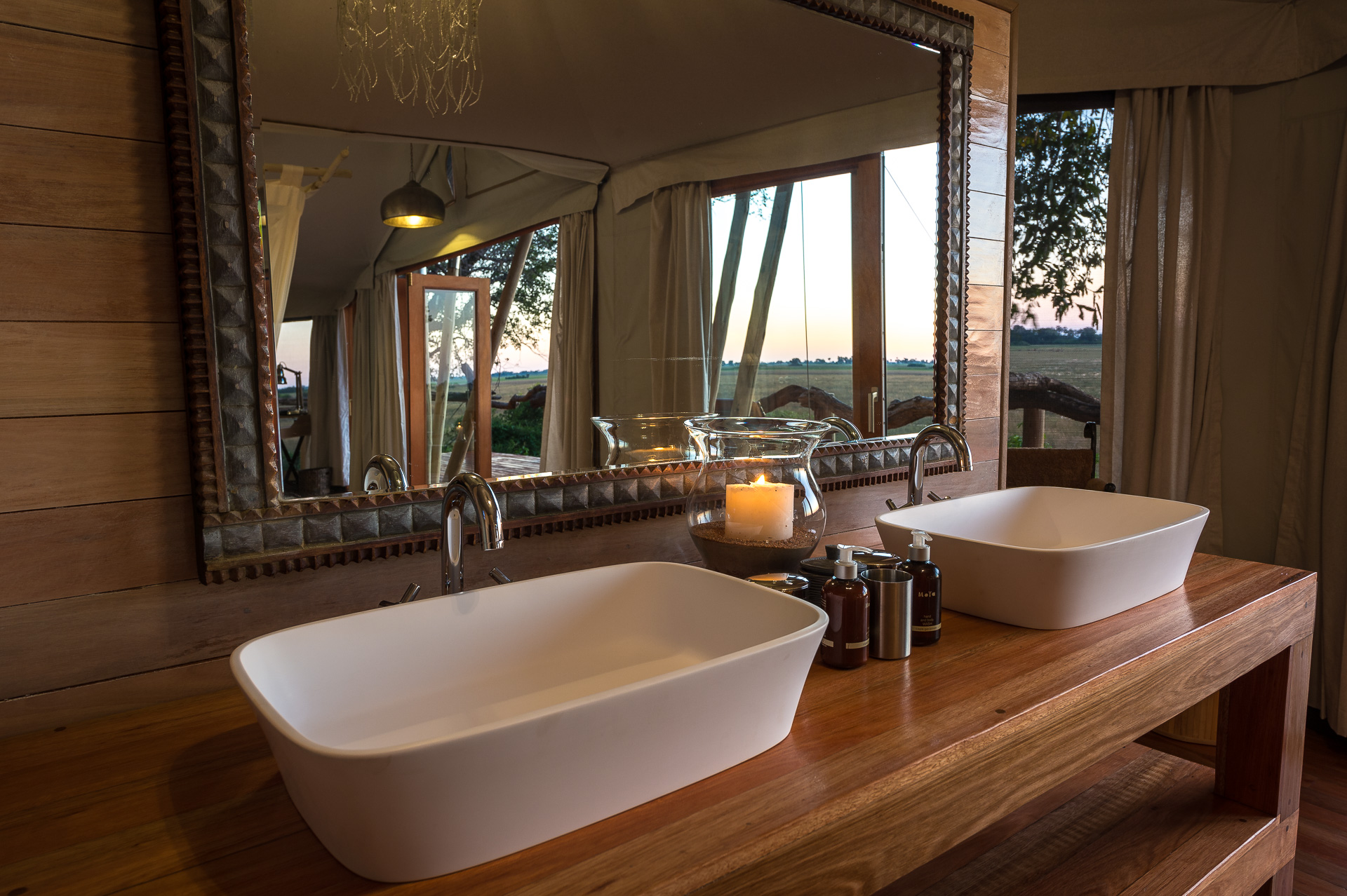 His and hers basins in the en-suite bathroom