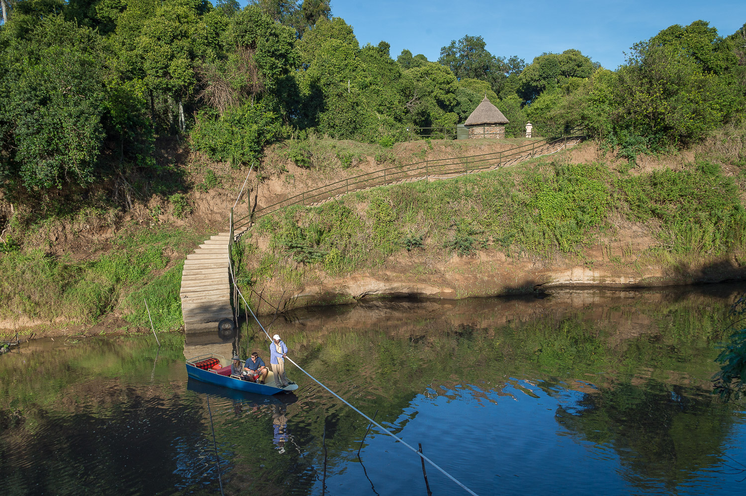 Boat crossing 