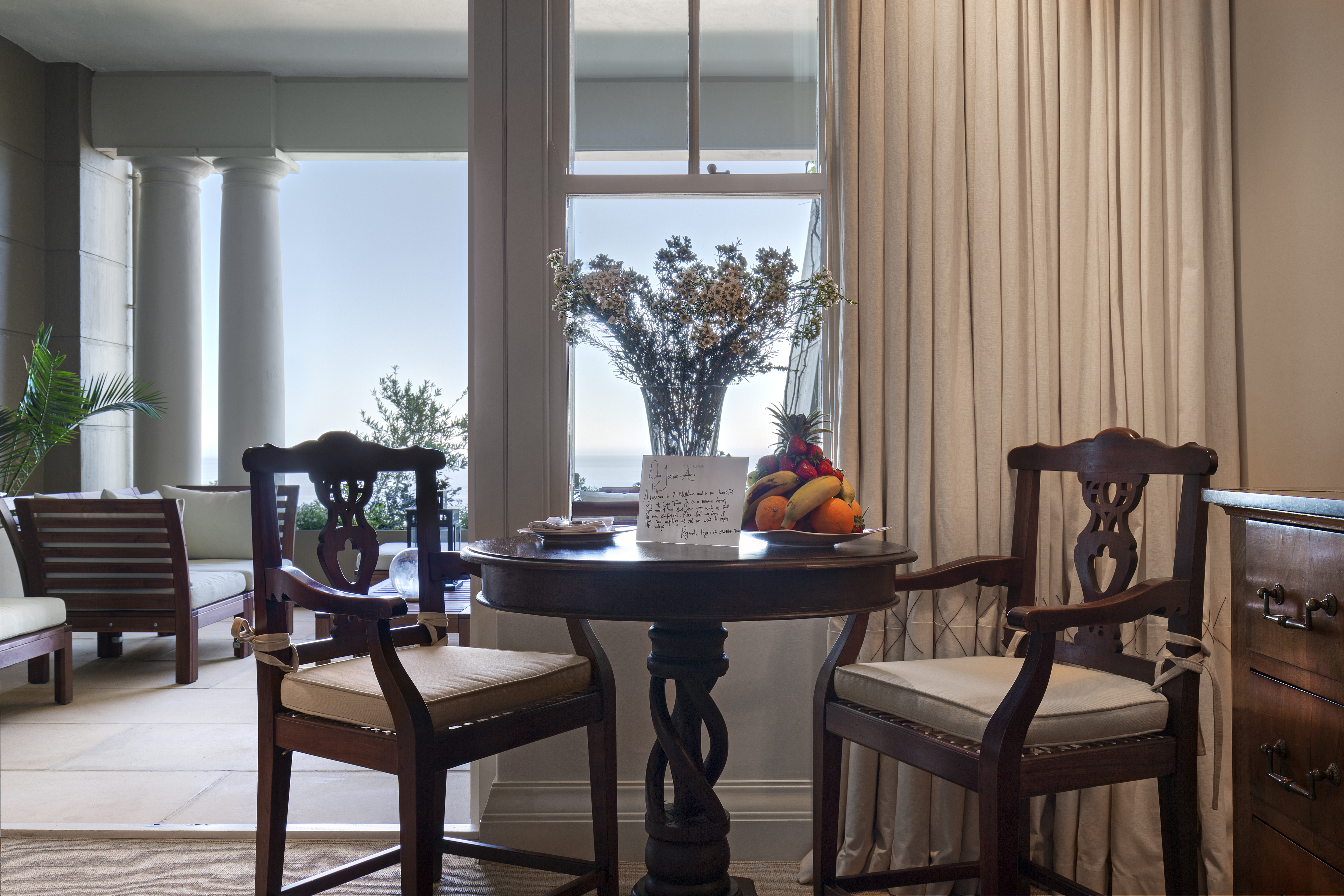 Personalised Welcome Note & Fruit Bowl