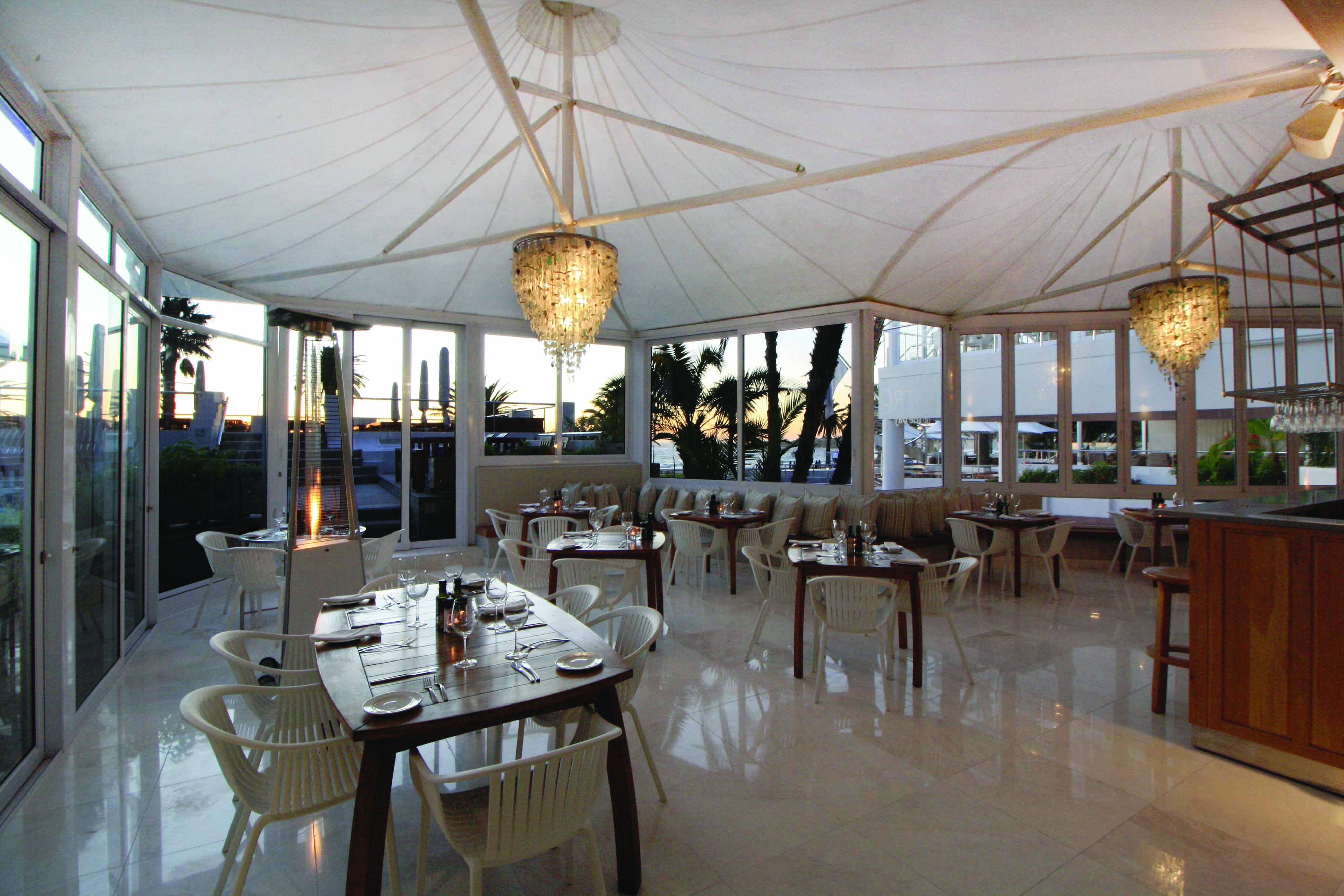 Layout of the restaurant at Sunset 